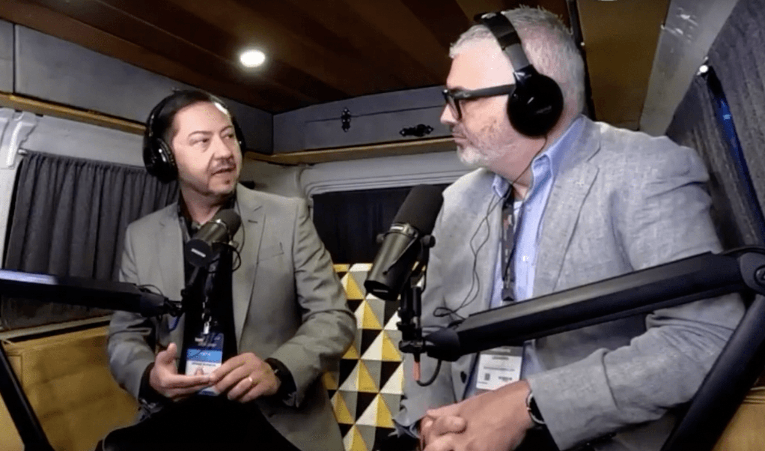 Andre Bianchi e Leandro Vieira durante entrevista