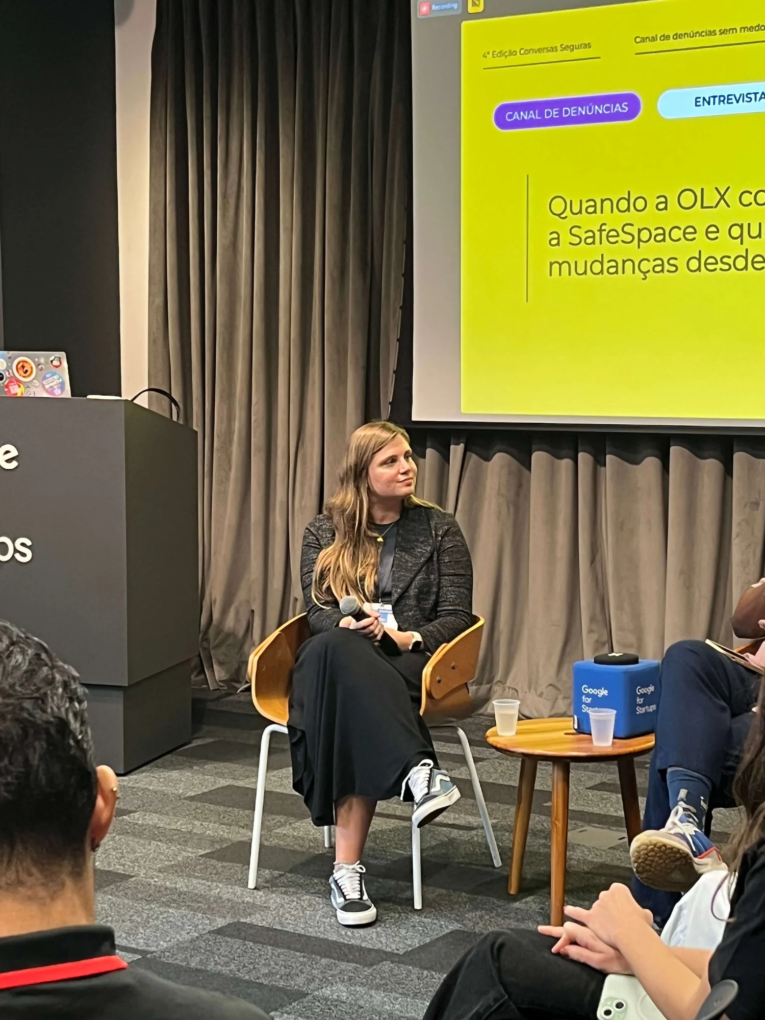 Carolina Turbiani no evento da SafeComunidade sobre Canal de denúncias sem medo: como vencer barreiras e engajar colaboradores.