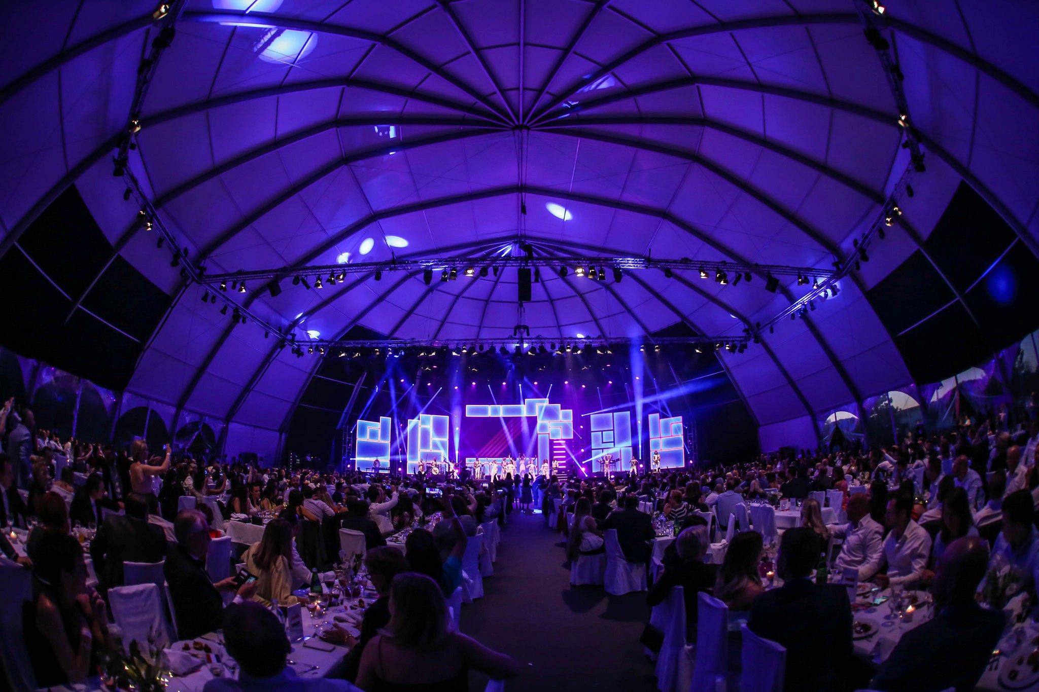 people partying with confetti