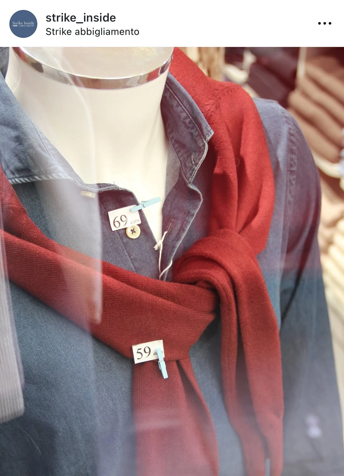 Per Strike Inside ci occupiamo di tutto il processo creativo: fotografia, copy, design e strategia social, curati da Aura Studio, agenzia di comunicazione di Genova.