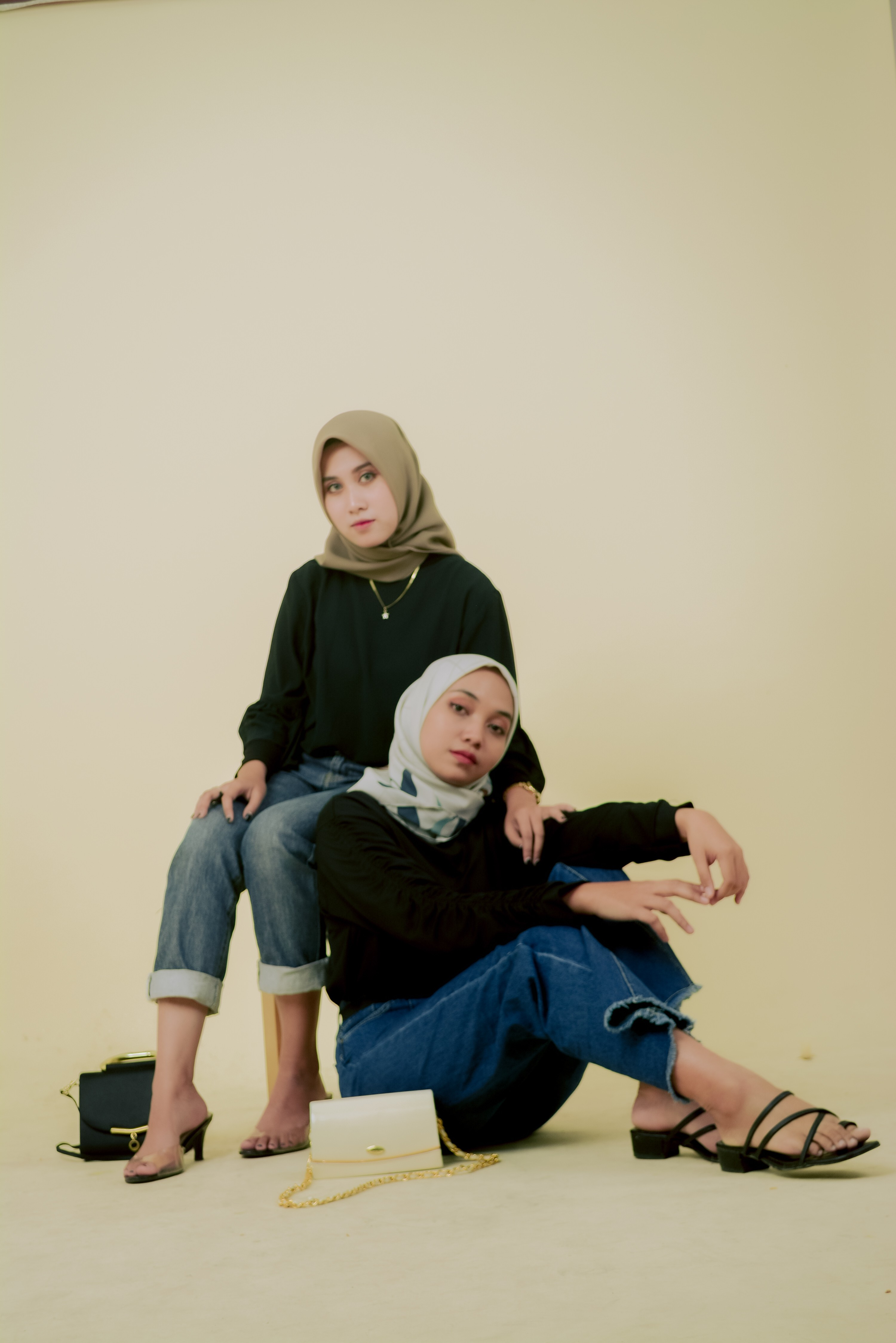 Renda & Dinda at Studio Jember