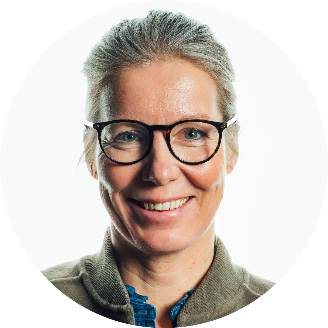 smilende ansatt i Procano