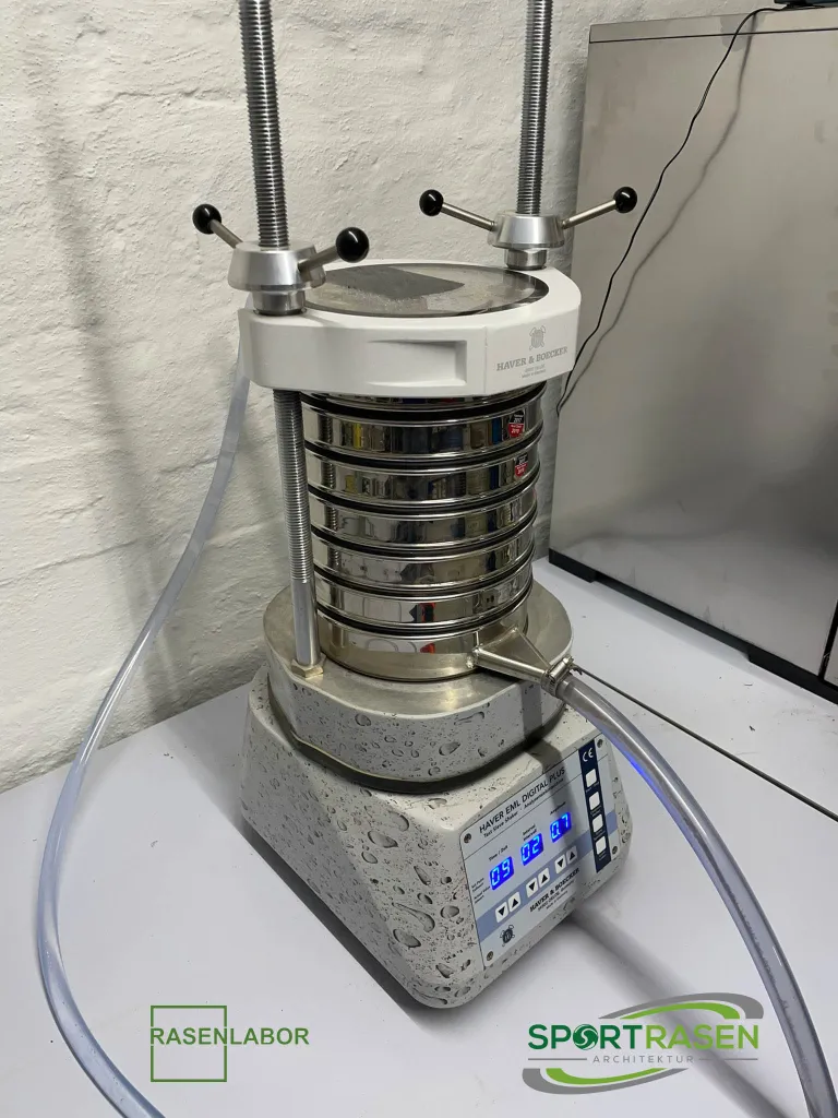 Analyse der Rasentragschicht