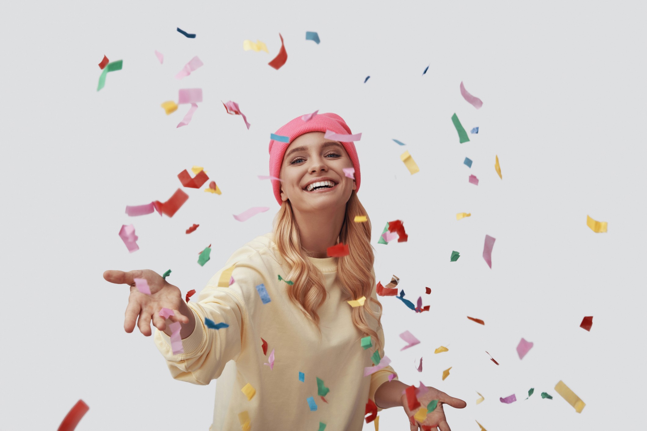 shaded-terrace-with-arched-ceilings-and-hanging-lamp