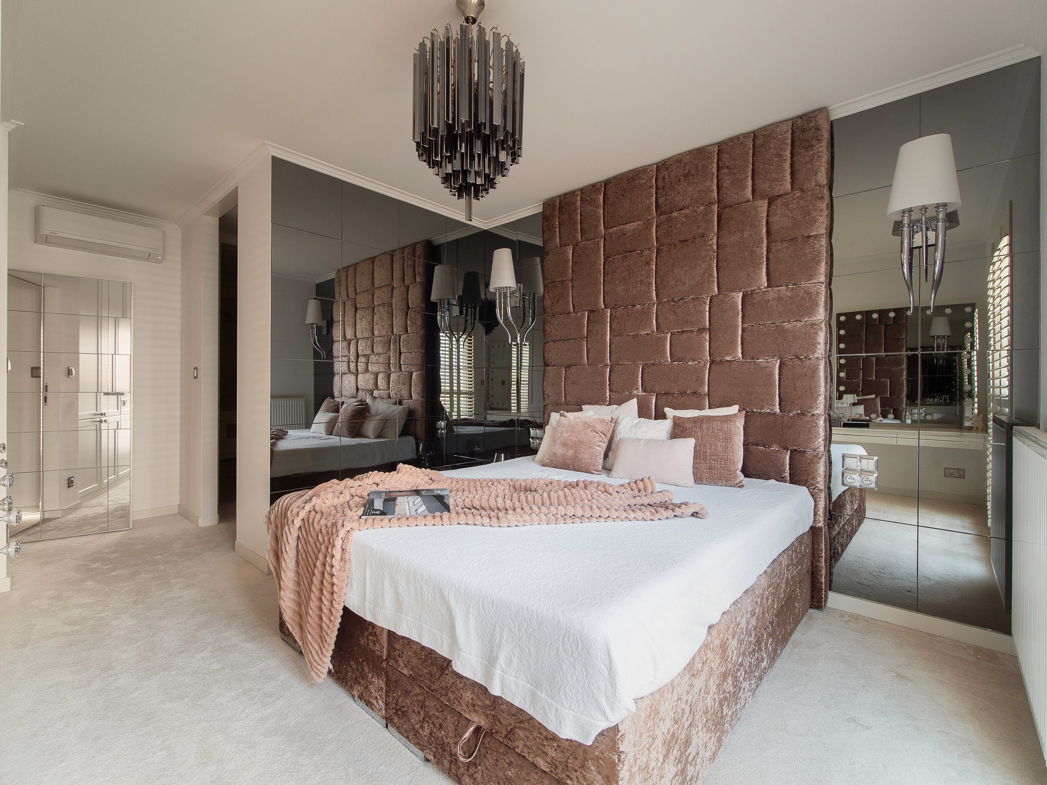 Orlando Residence custom cabinetry and warm materials