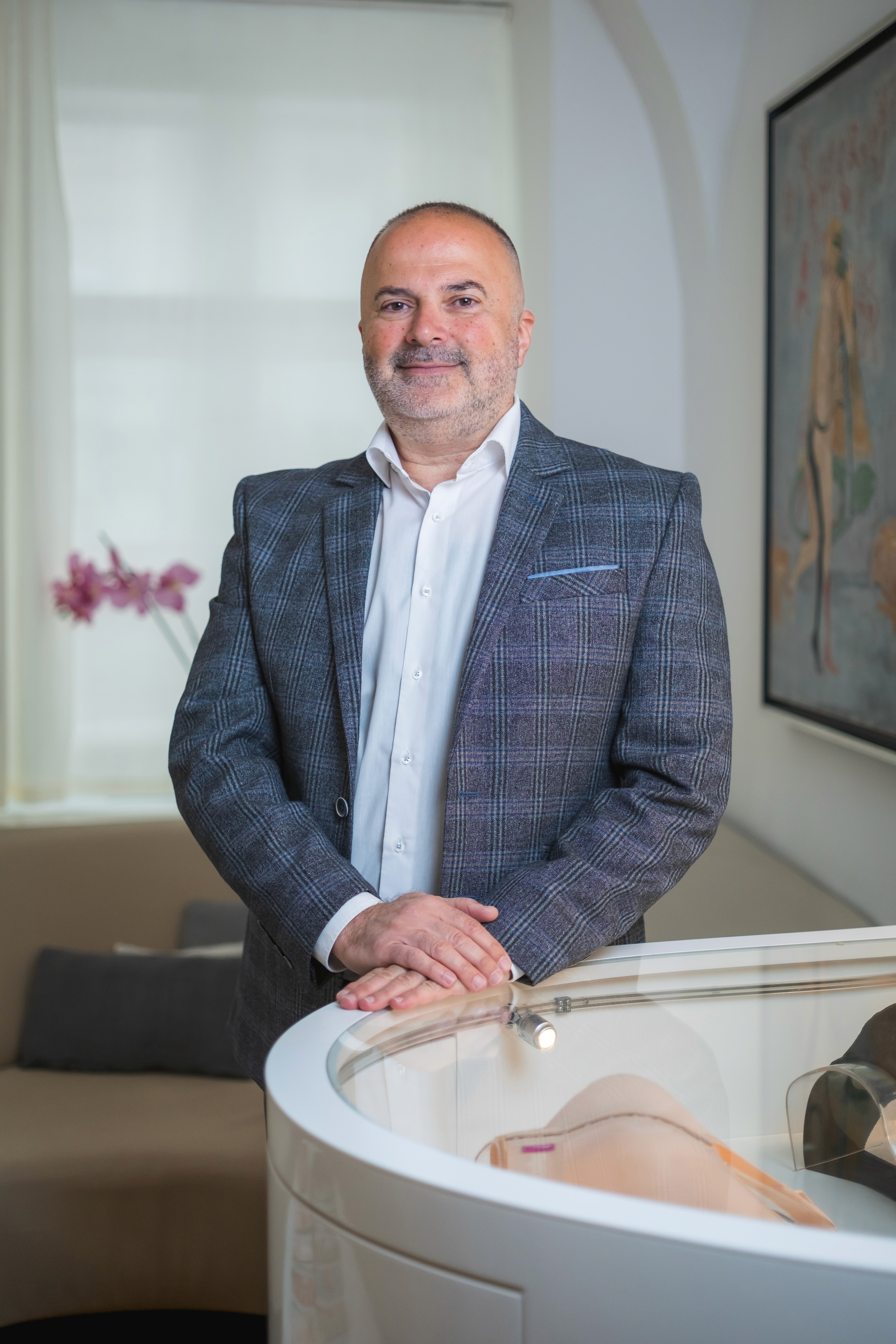 MUDr. Issam Al Awa, plastický chirurg