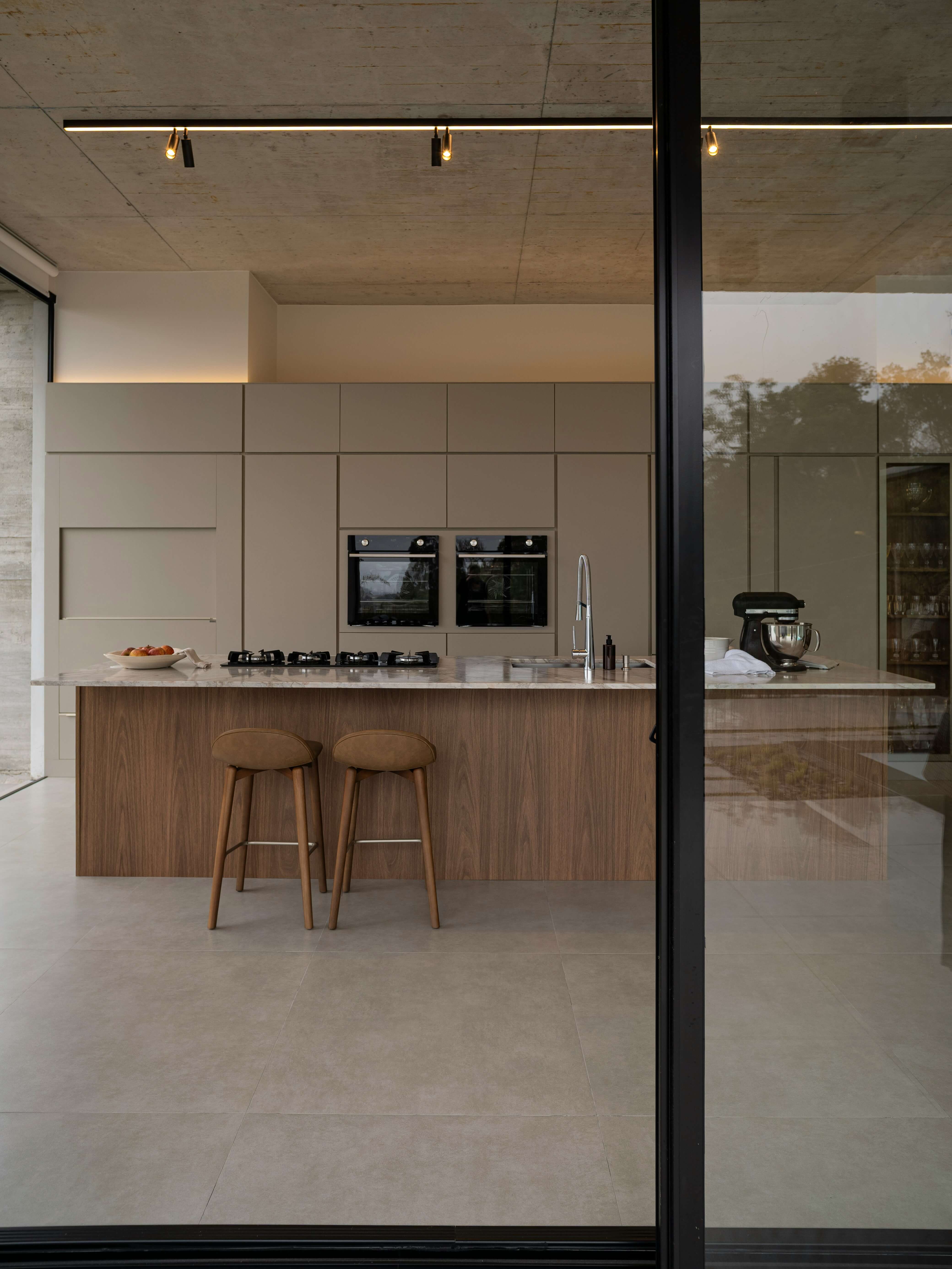 Kitchen in earthy toned colors