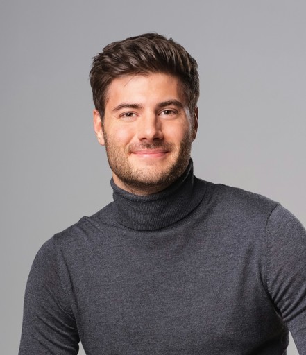 woman wearing black crew-neck shirt