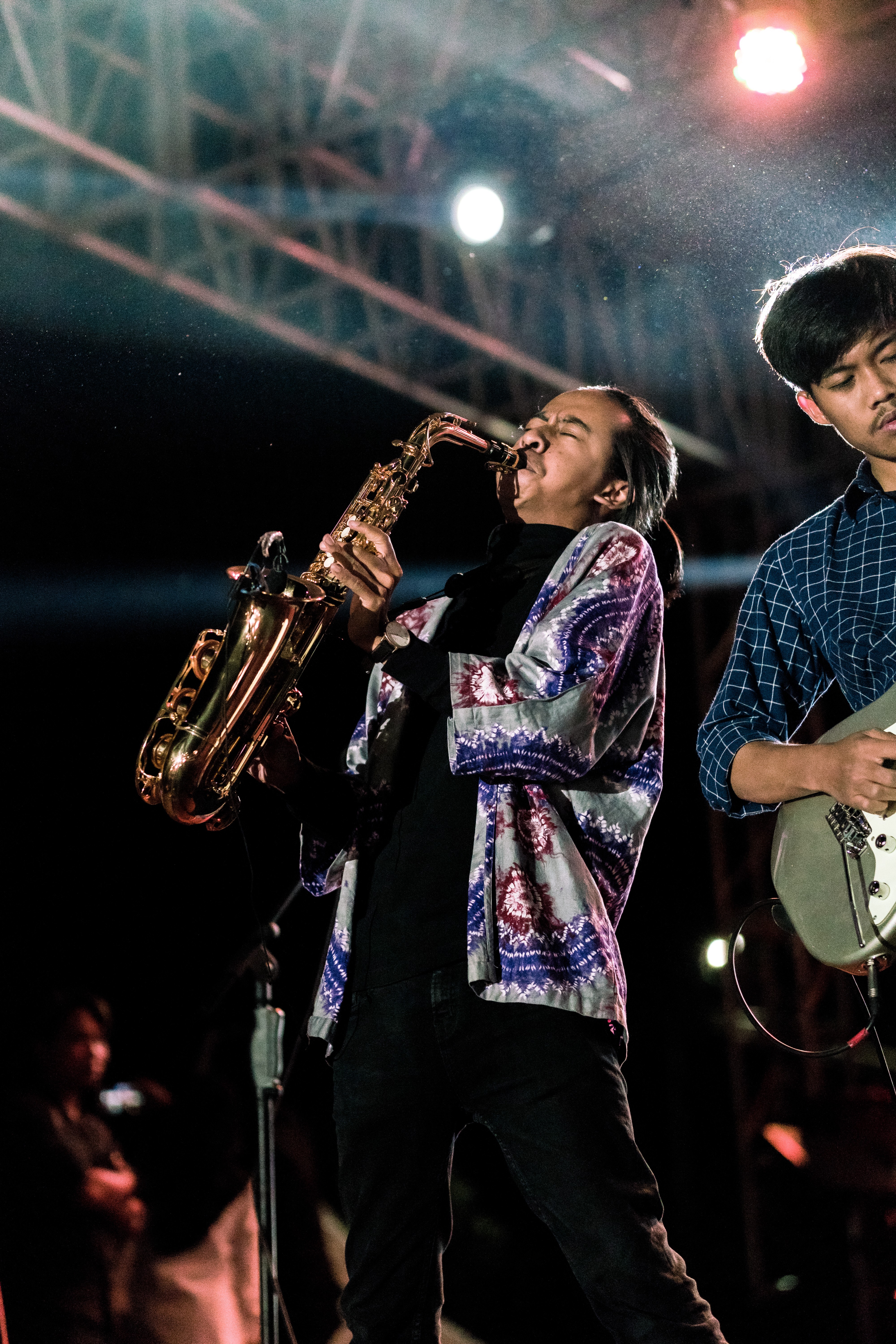 Nawaf as Saxophonist of ITS Jazz, perfom at Jazz Tretes