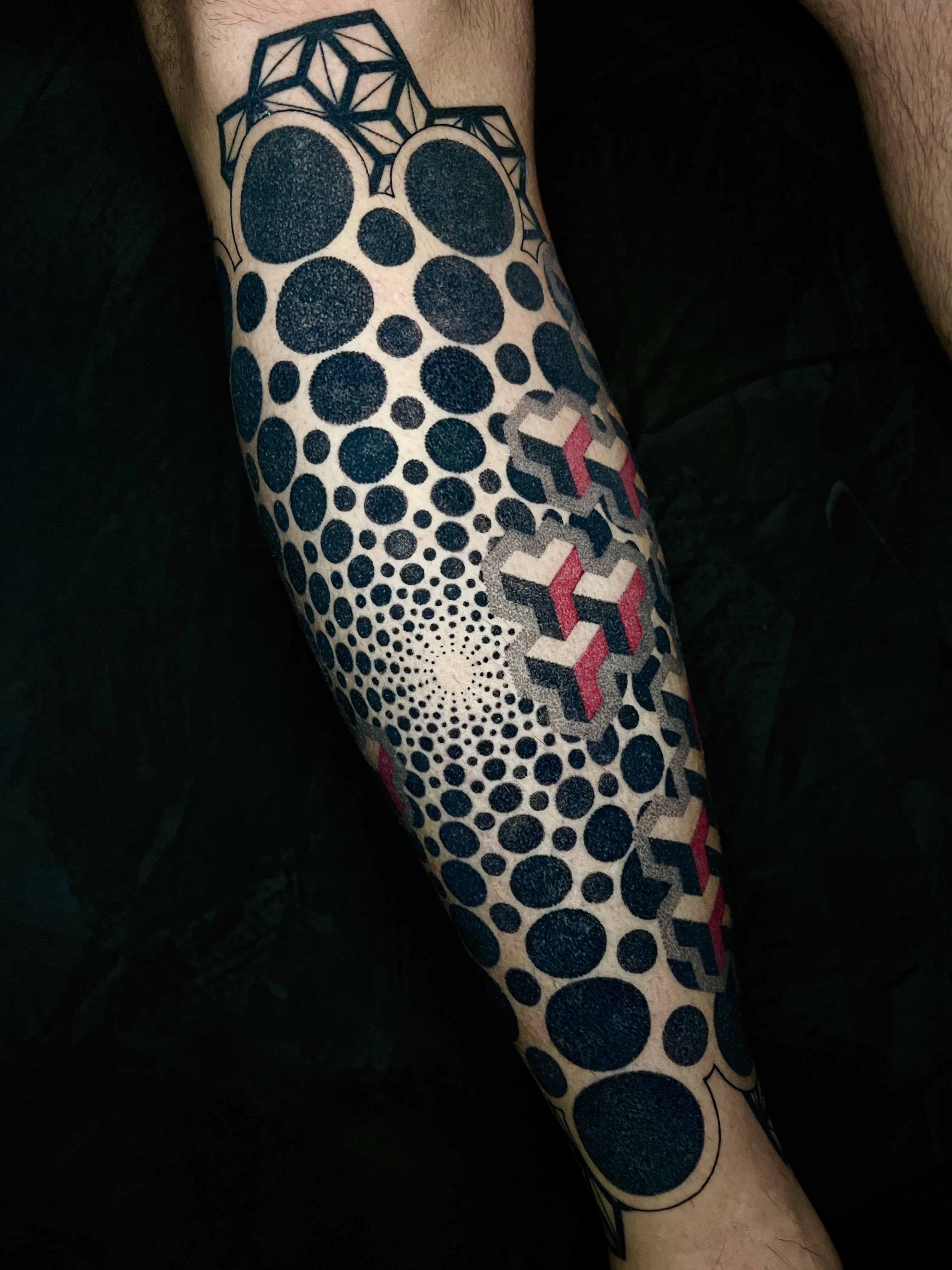 tatuaggio sull'avambraccio in stile chicano