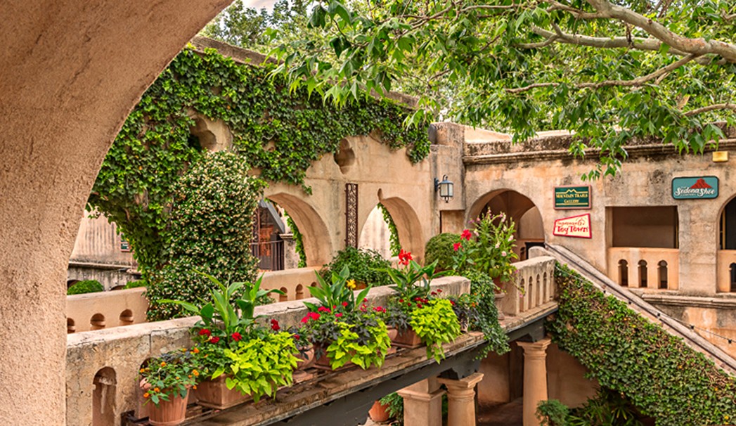 Gorgeous Sedona outdoor display and garden