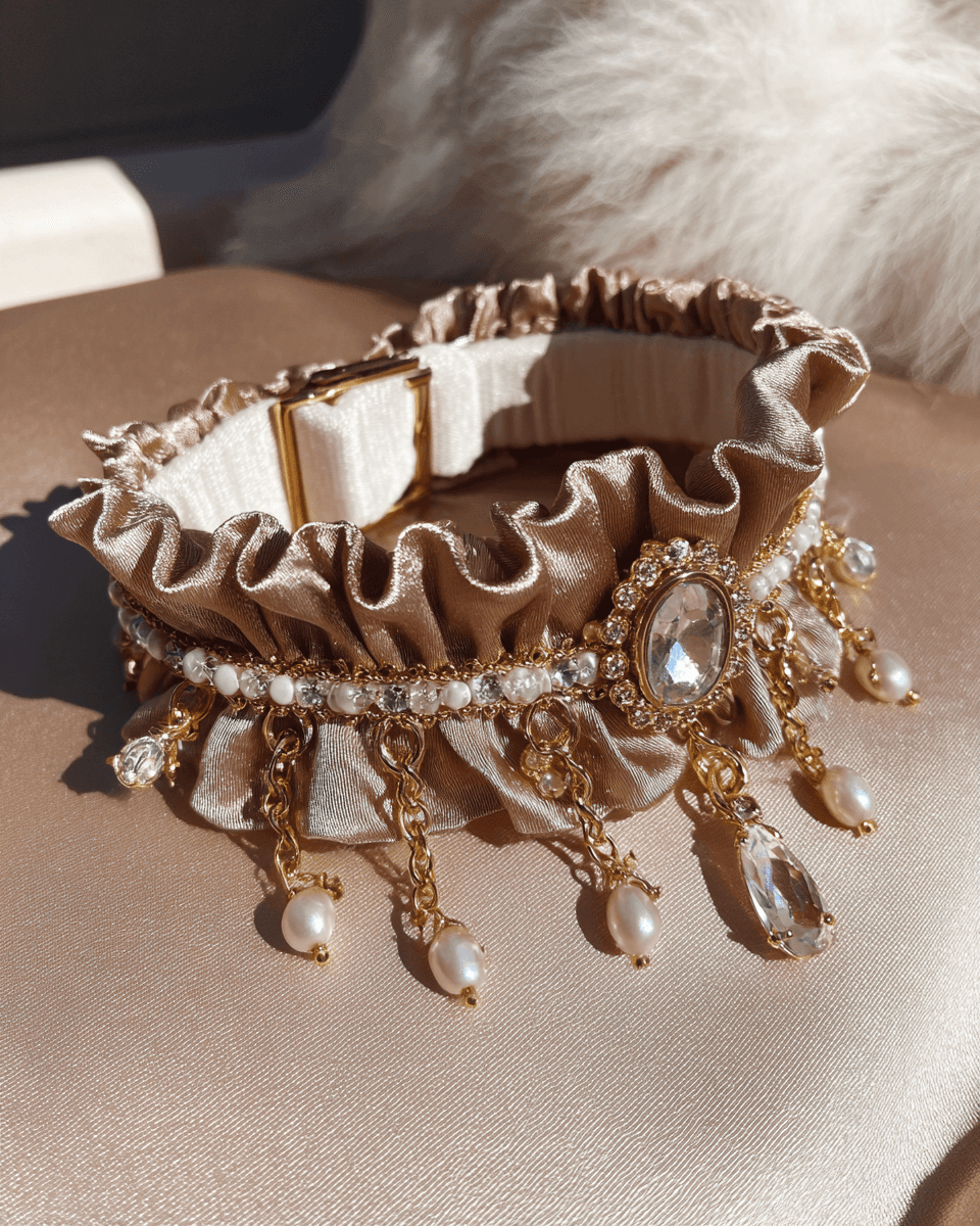 The Duchess Collar back