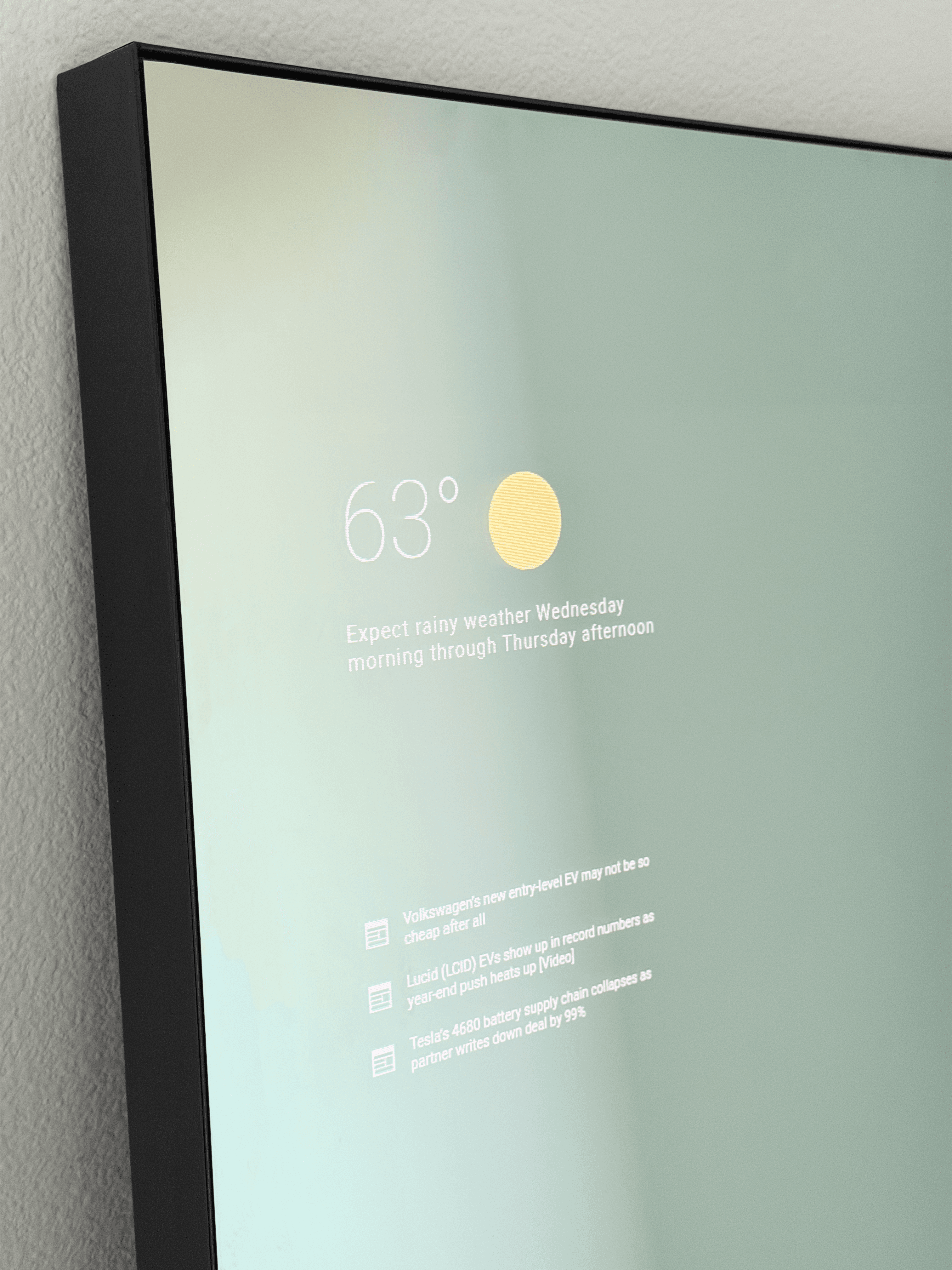 Batch.Works logo over a photo of a box of 3D printed objects