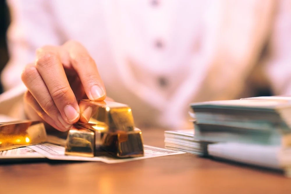 Gold Loan vs Selling Gold