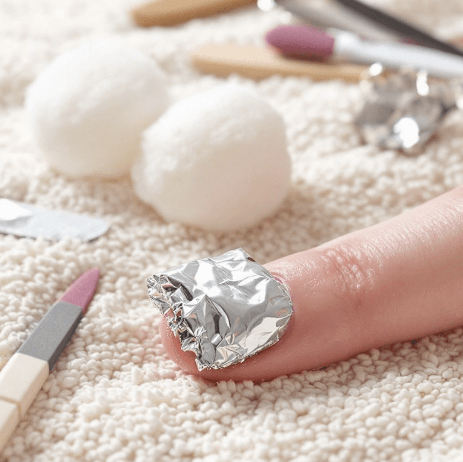 Remove Gel Nail Polish 02