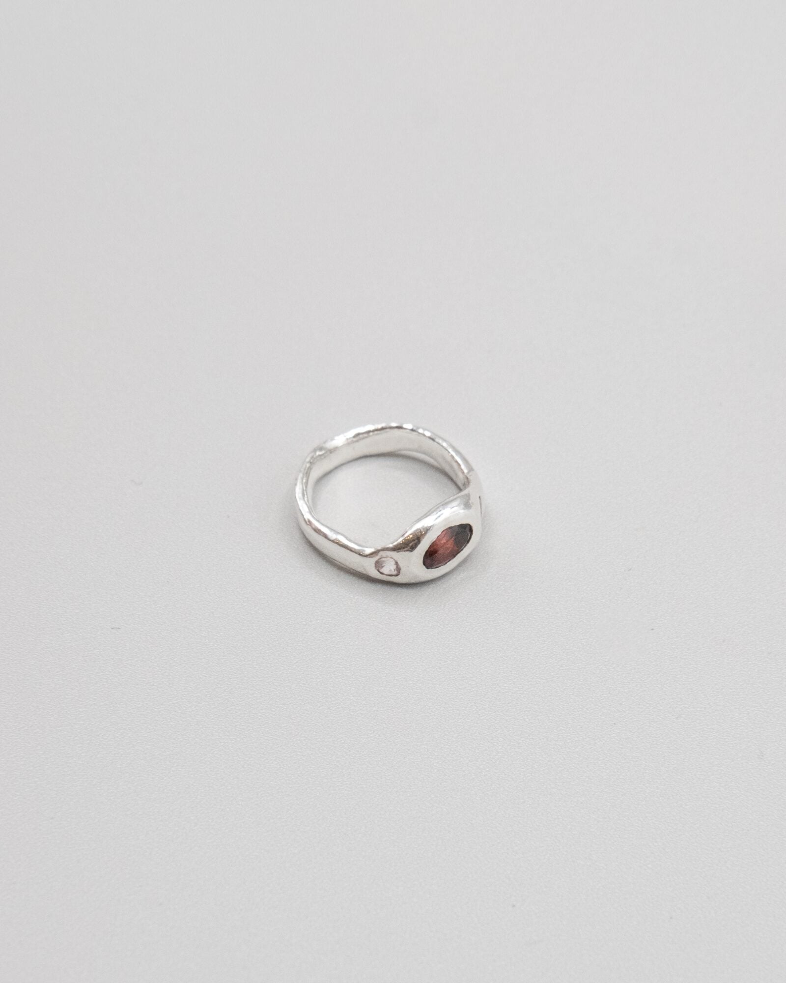 Trila Ring Silver Garnet Topaz