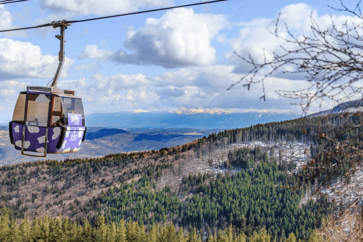 Getting to Vitosha Mountain by gondola