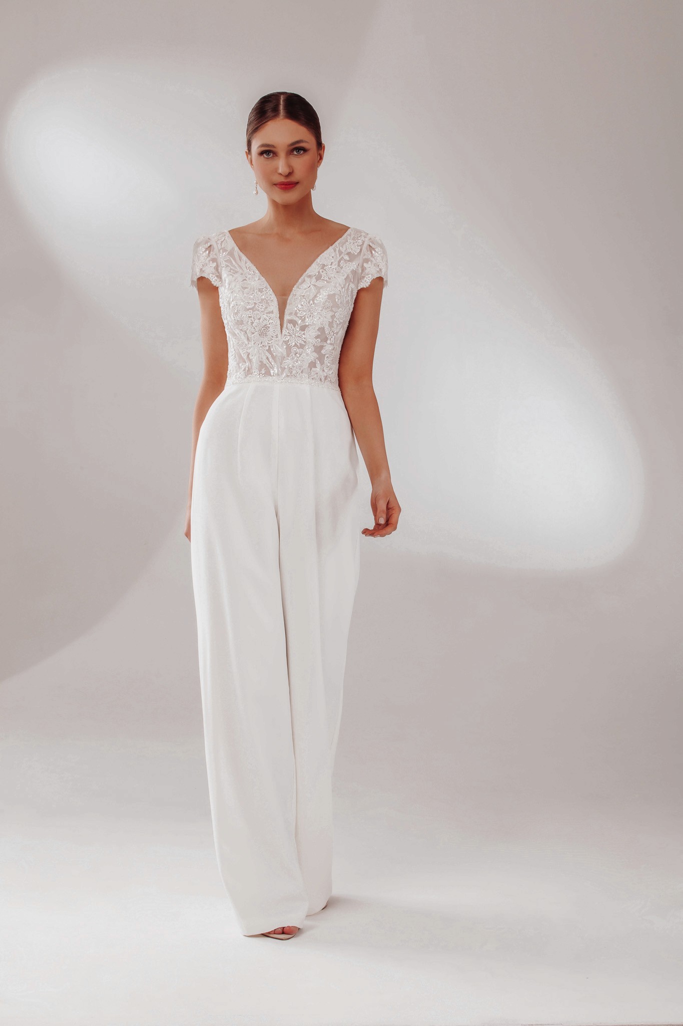 Standesamt Jumpsuit für die Braut im schlichten, modernen Stil