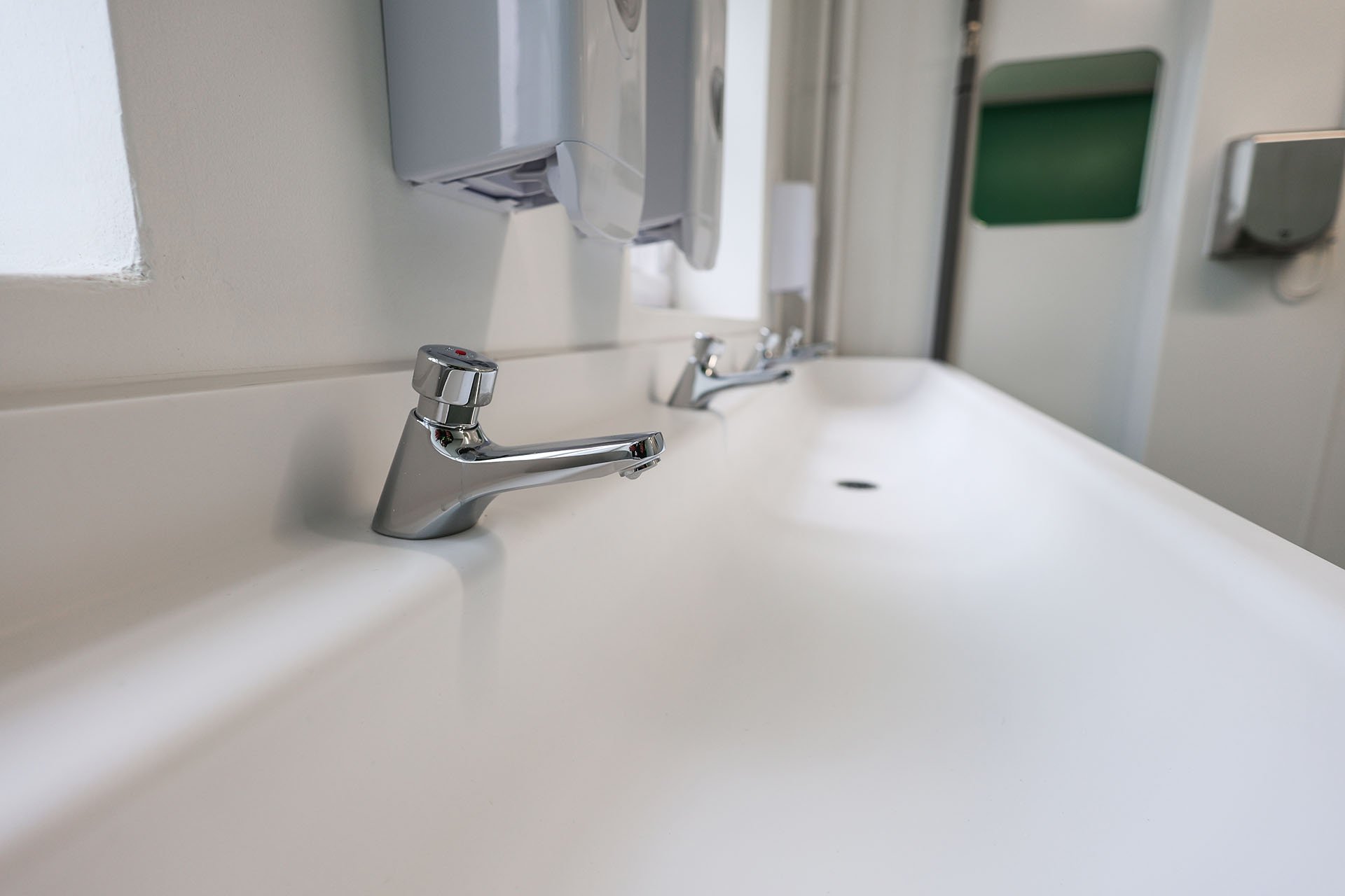 Close up of the Smarttrough vanity unit