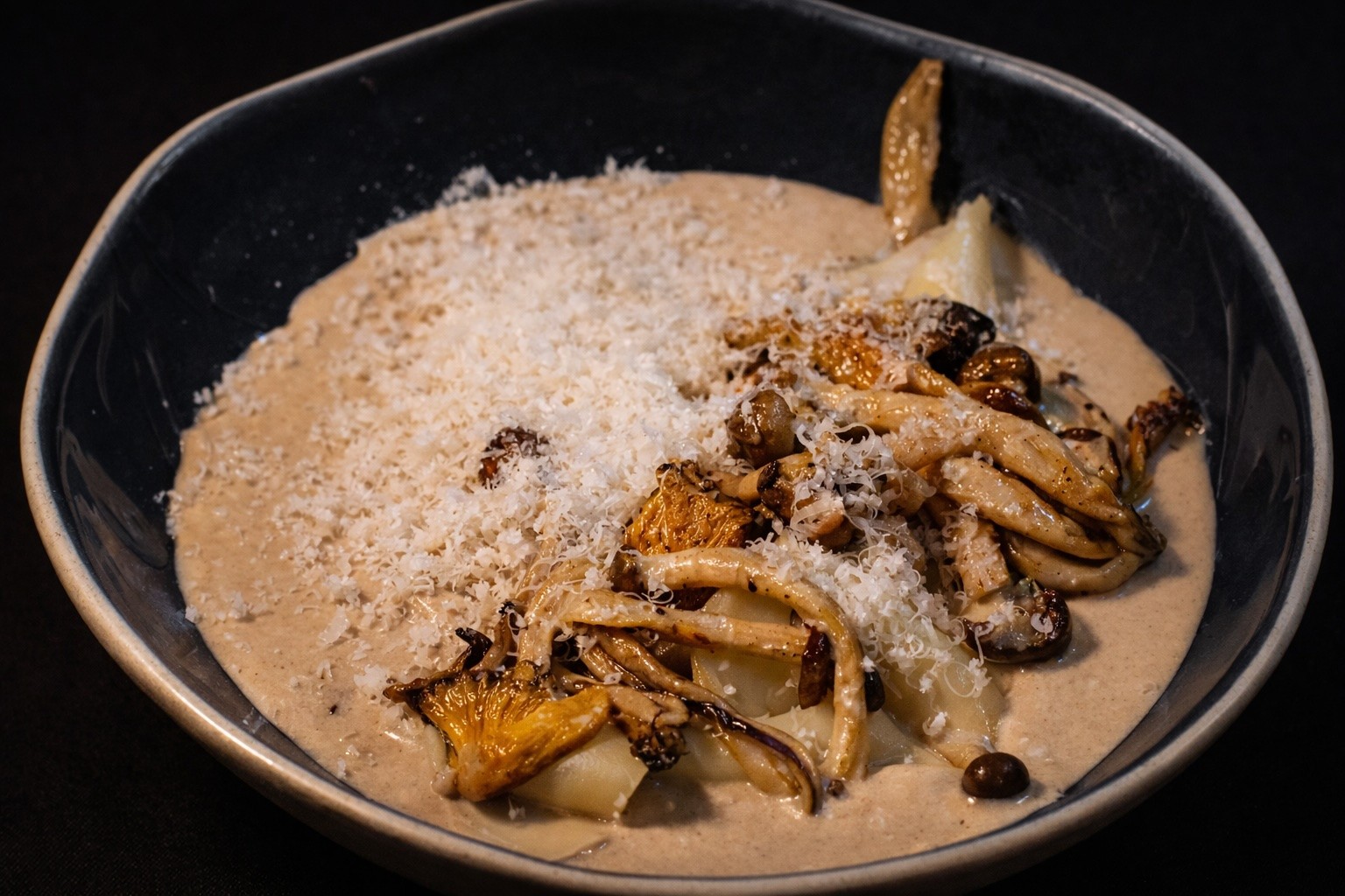 outdoor-lounge-under-a-wooden-pergola--draped-line