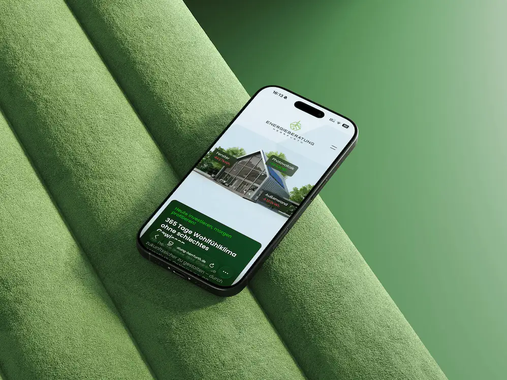 Smartphone mit Website für innovative Energieberatung