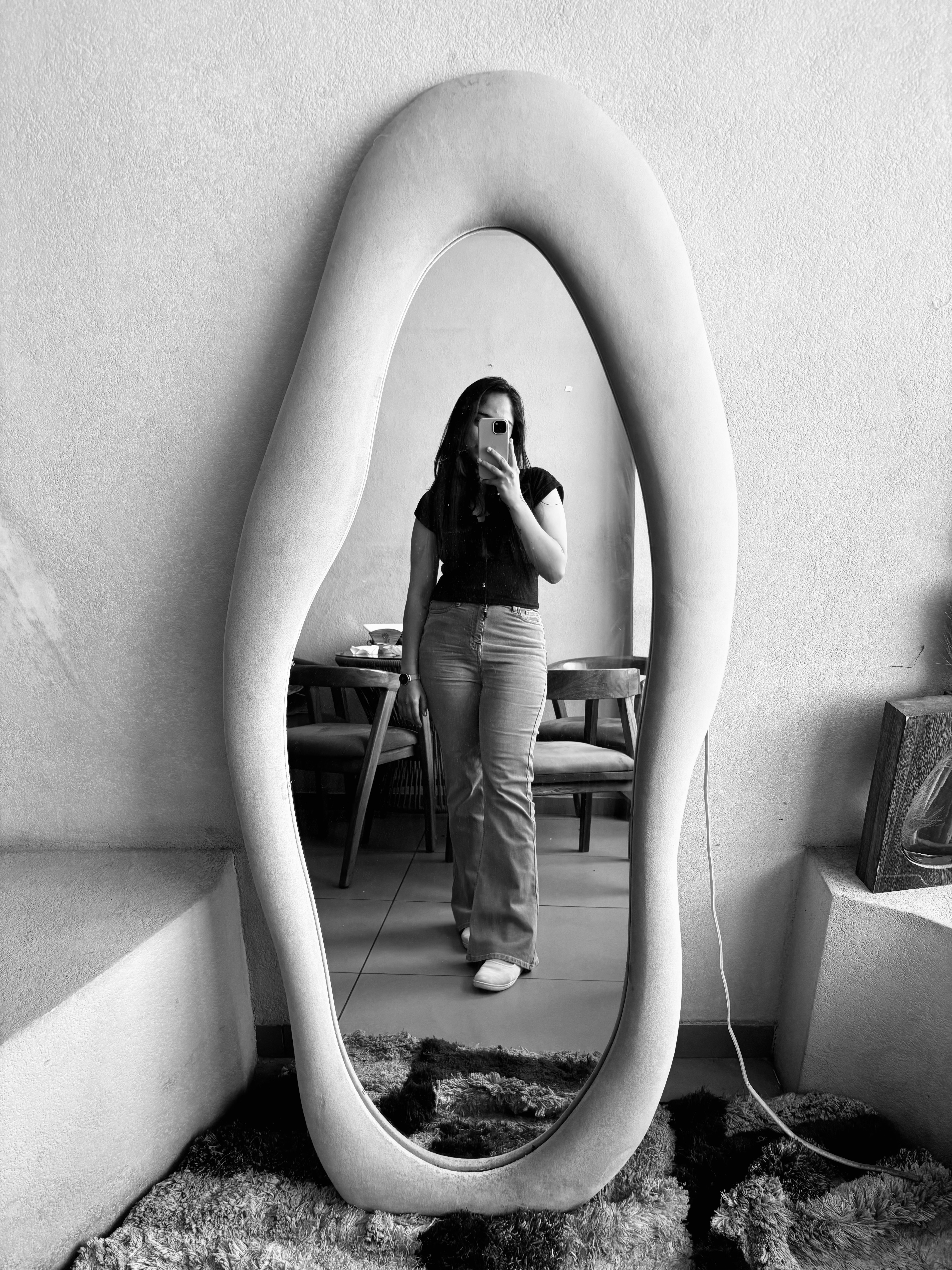 Shreya taking a mirror selfie