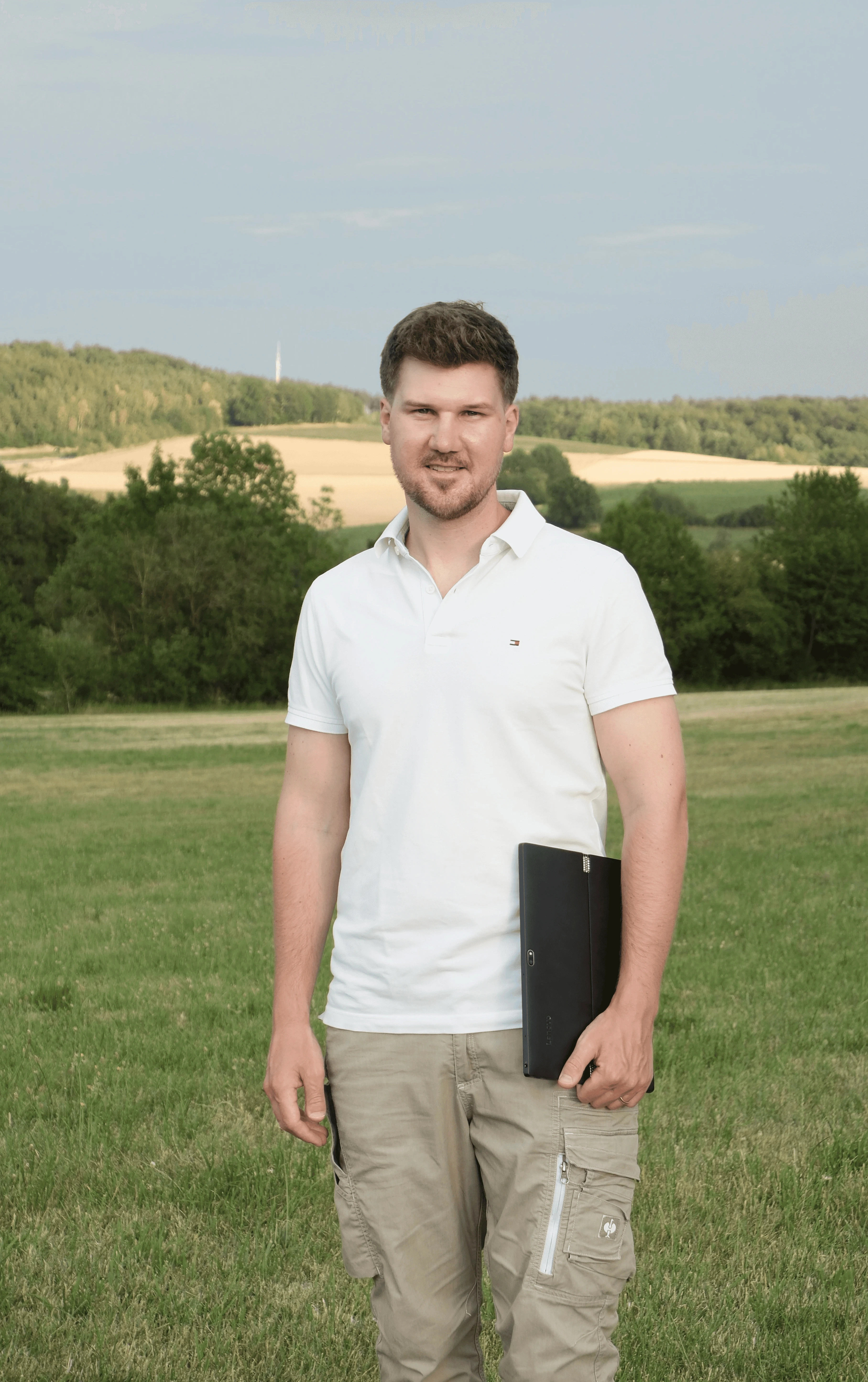 Ferdinand Leitsch, Vermessungsingenieur und Gründer von LeiTras Engineering, im Gelände