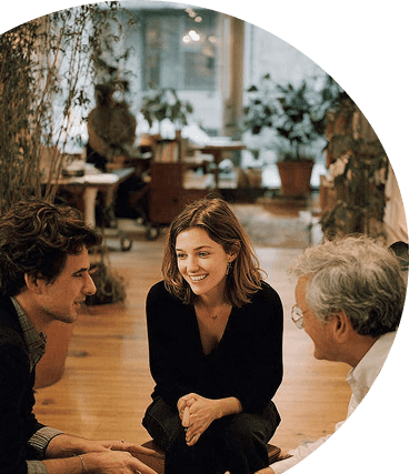woman wearing academic cap and dress selective focus photography