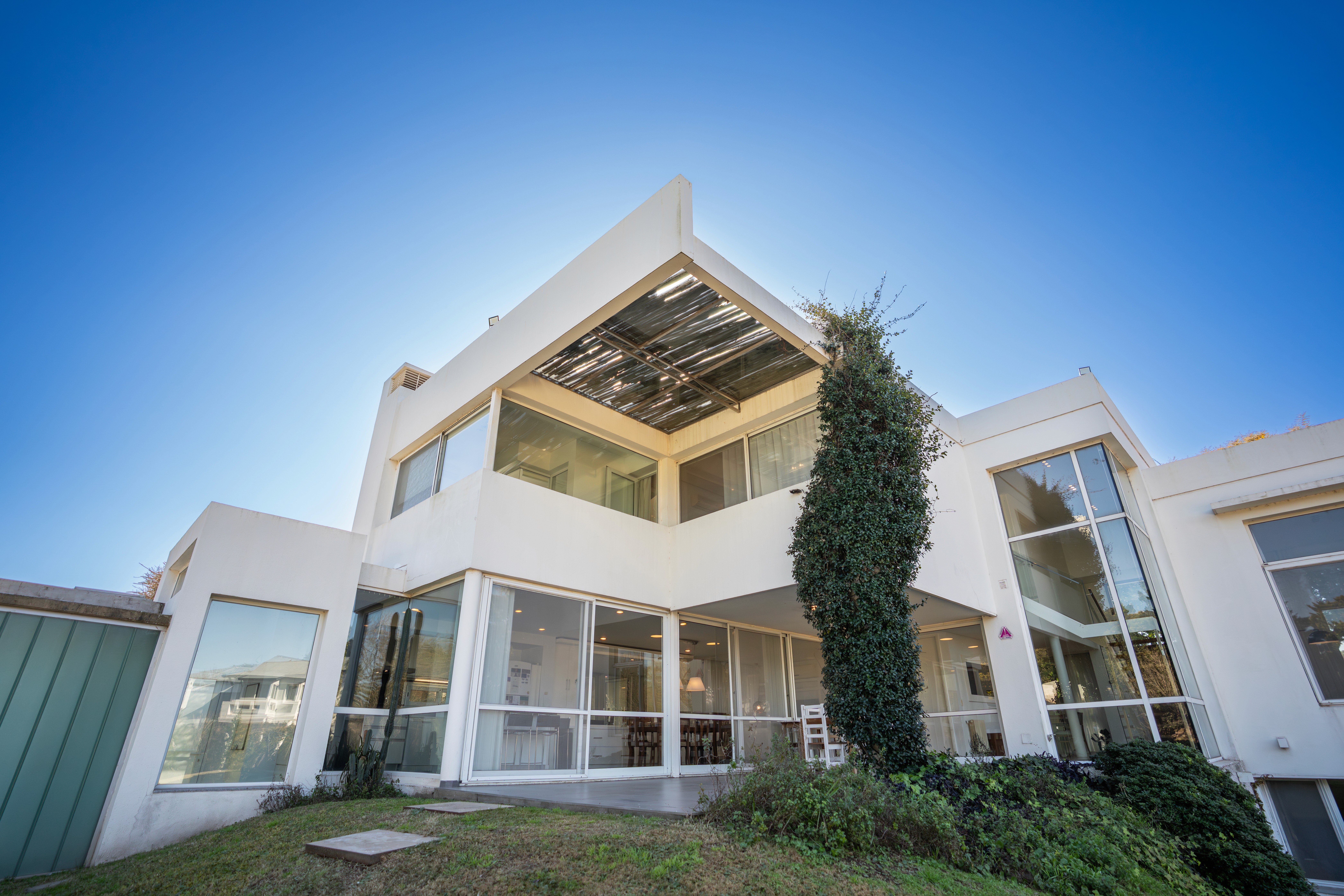 Side property perspective