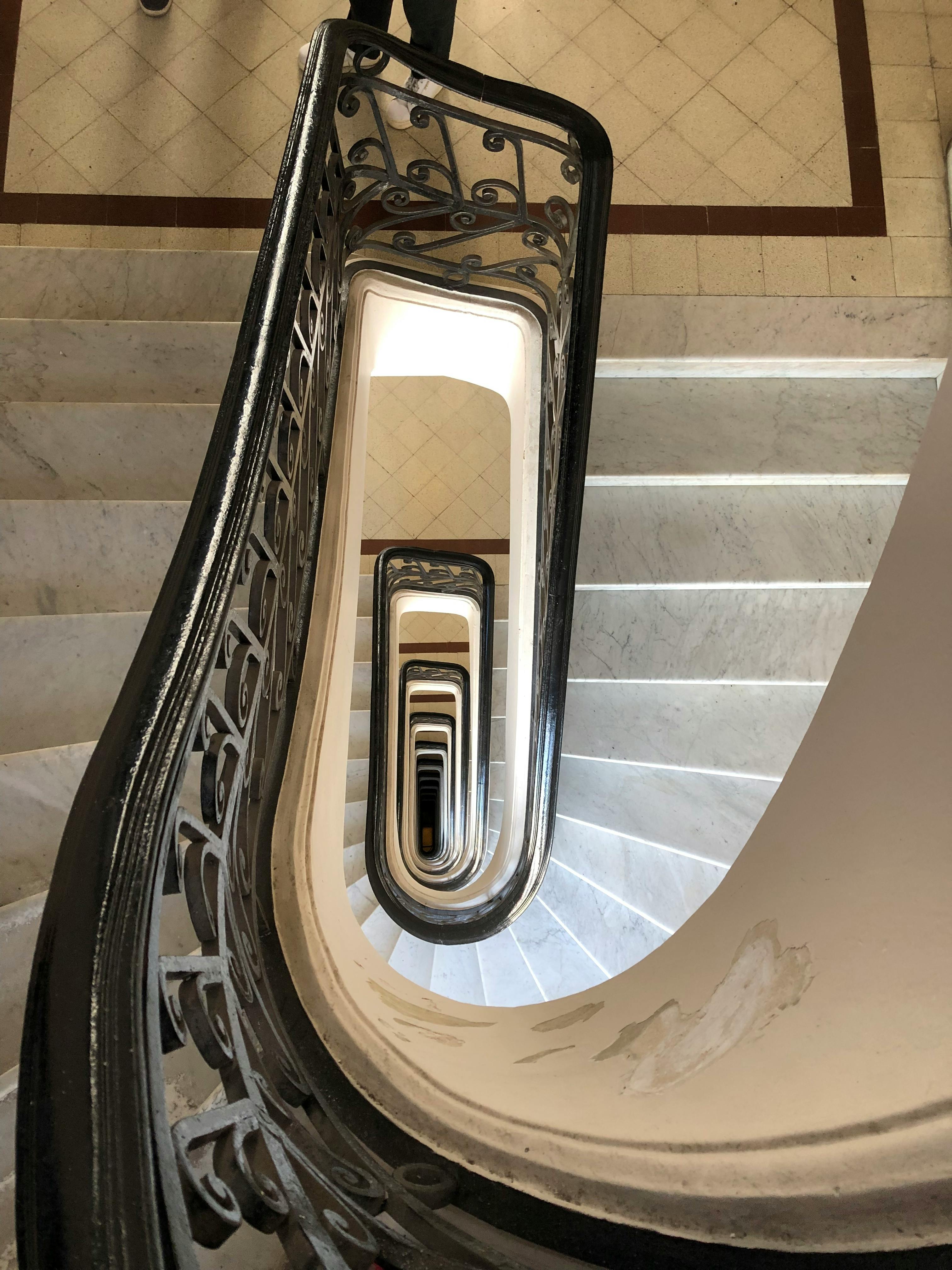 Escala interior d'un edifici rehabilitat