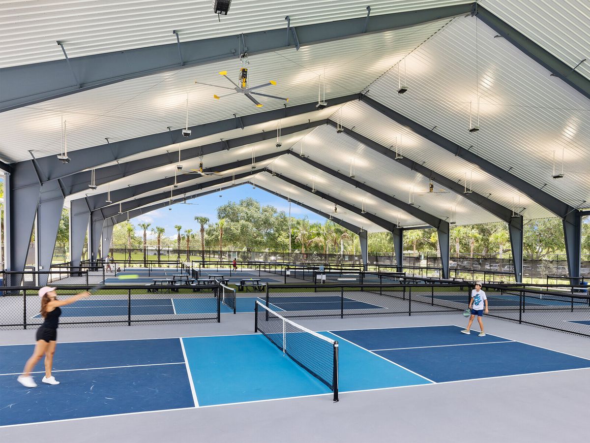 BW Floor Design 專業室內匹克球場地板多層結構,展示卓越減震及防滑工藝細節。