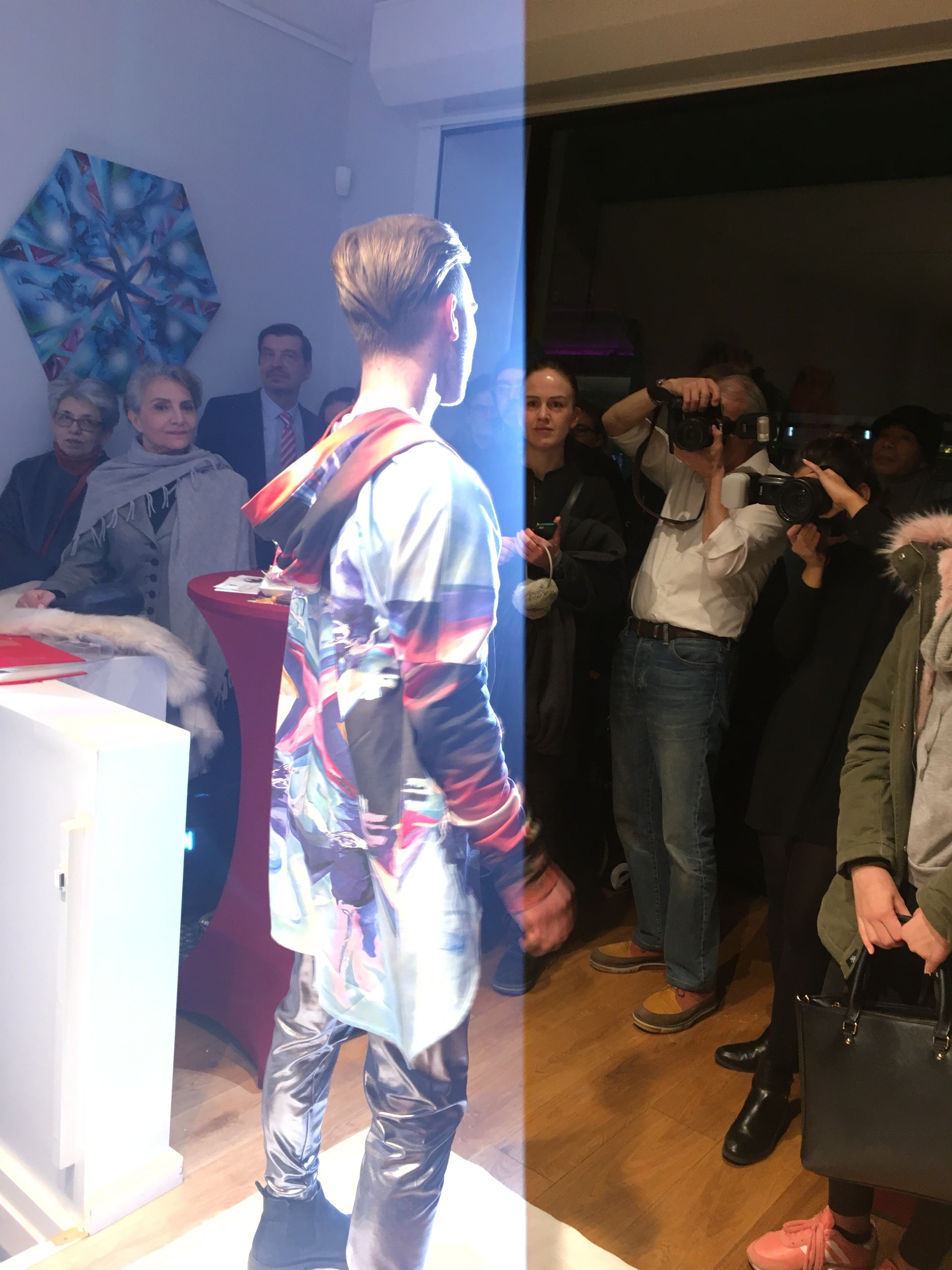 En una cooperación entre la artista argentina Daniela Boo, los alumnos de Management de Moda de Business School Berlin (BSB) y Spoonflower ha surgido una colección de moda. 