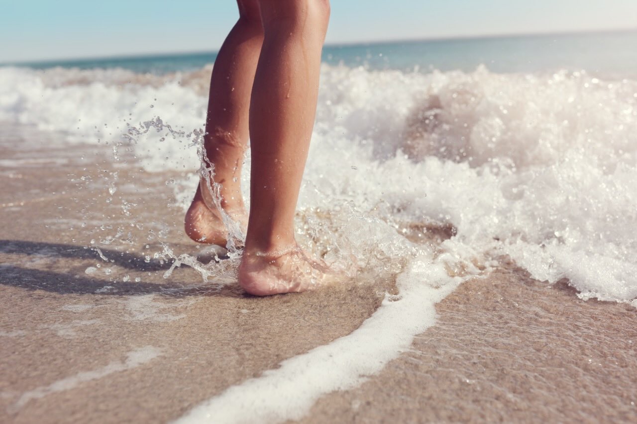 barefoot grounding beach soil sunrise free health solutions