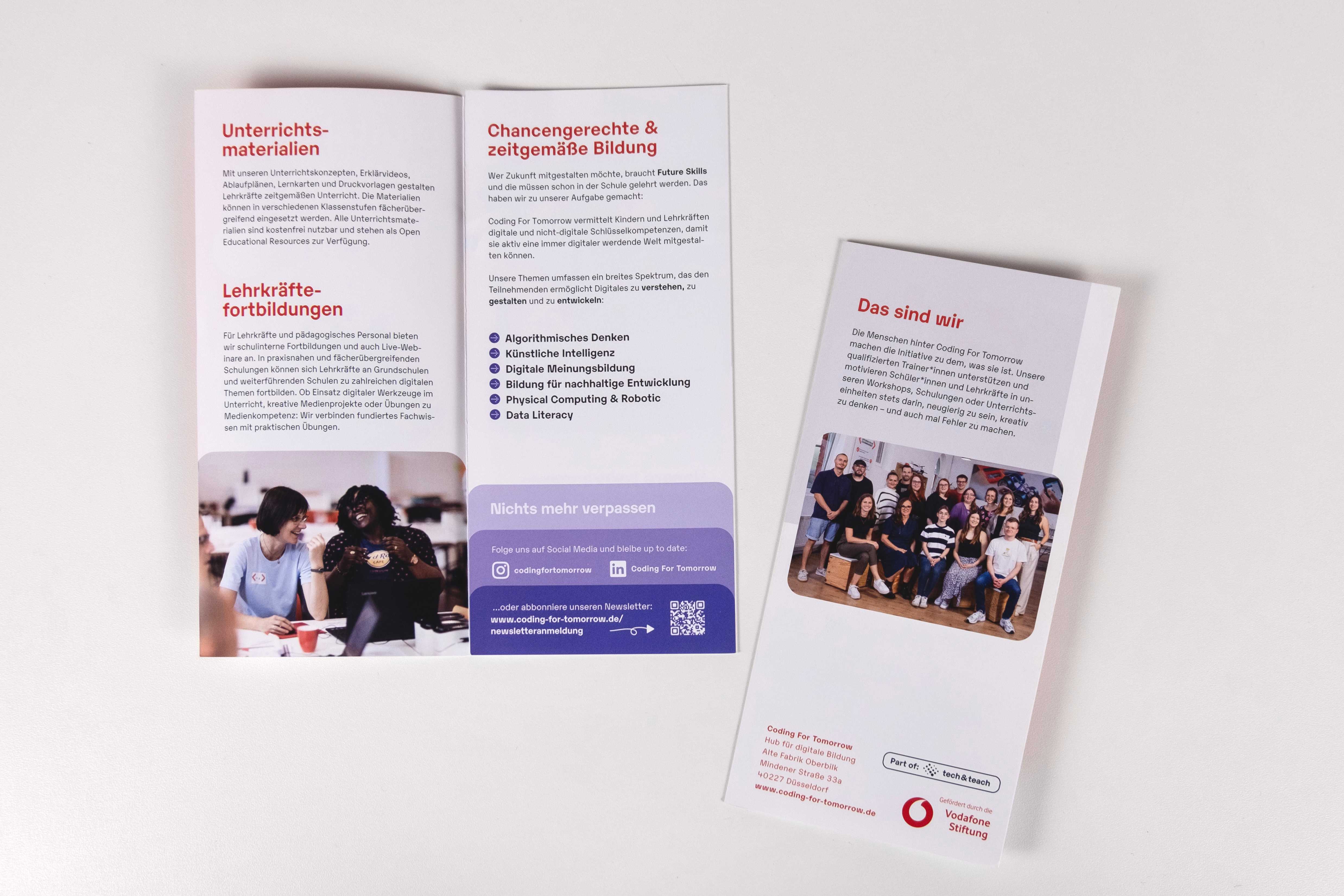 Flyer Coding For Tomorrow "Fortbildungsprogramm" Vogelperspektive Innenseite