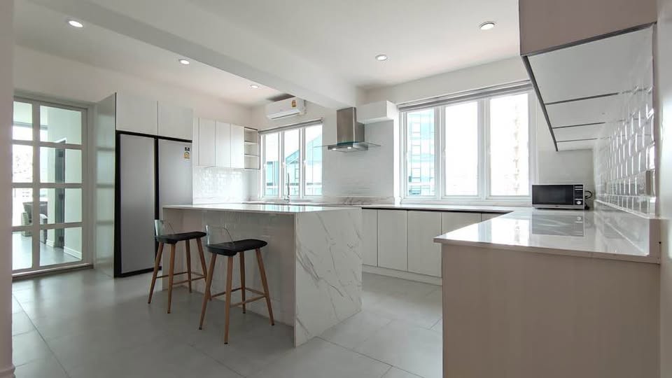 3-Bedroom Pet-Friendly Entire Top-Floor Residence Thonglor 3