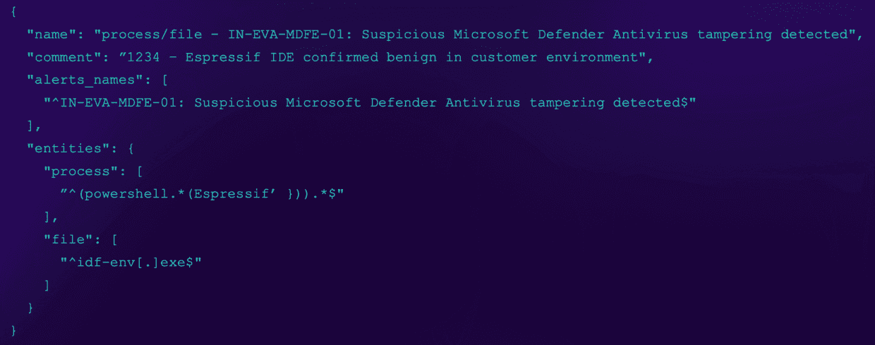 Ein Codeschnipsel, der ein JSON-Objekt anzeigt, das verdächtige Microsoft Defender Antivirus-Aktivitäten meldet. Es enthält Felder für 'name', 'comment', 'alerts_names' und 'entities', die den Vorfall beschreiben.