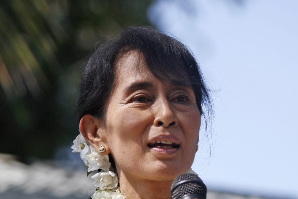 Aung San Suu Kyi addressing supporters in Myanmar in 2011