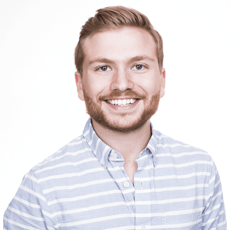 woman on focus photography