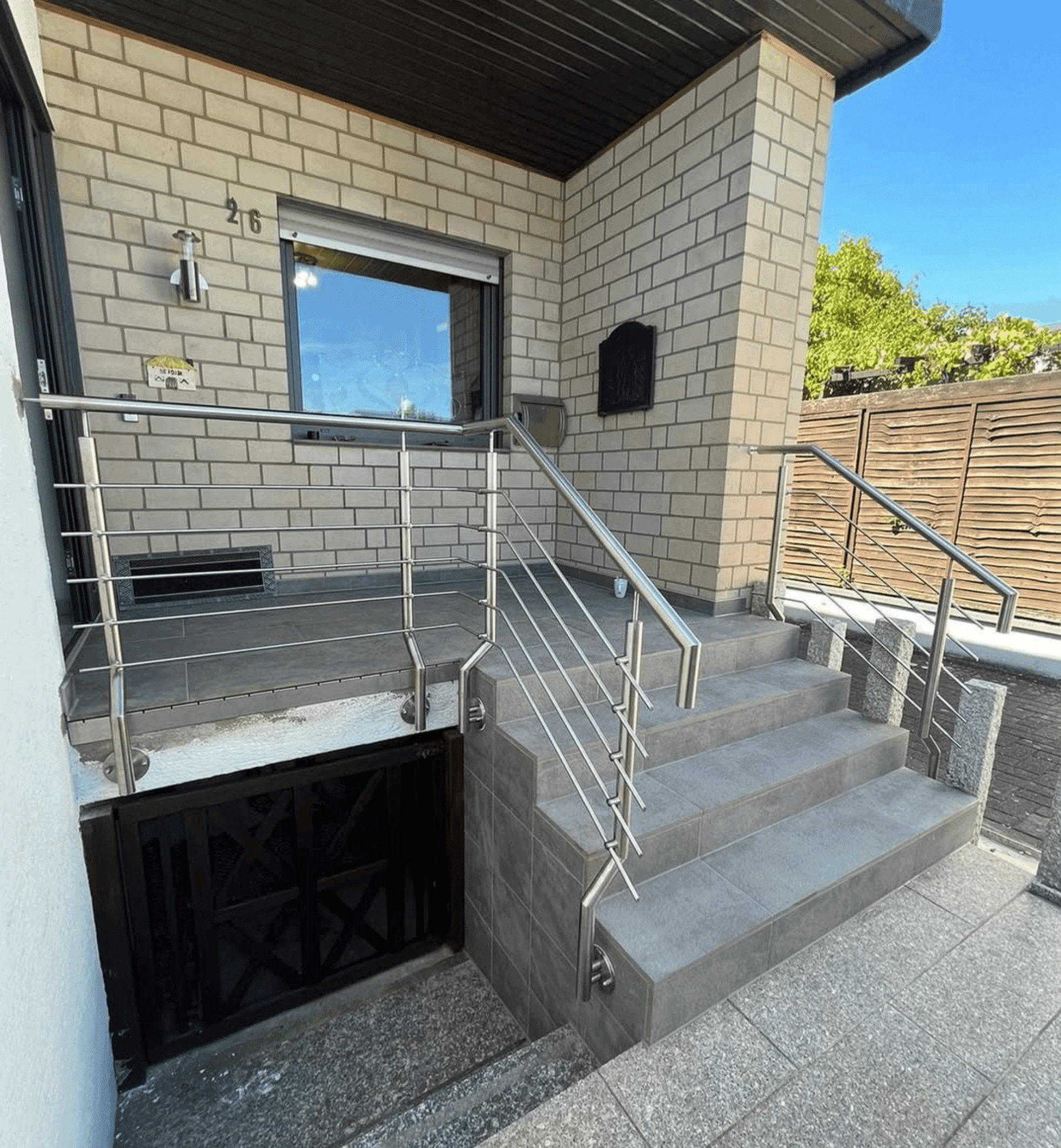 Geländer für Hauseingang nach Maß von Metallbau Landsberg