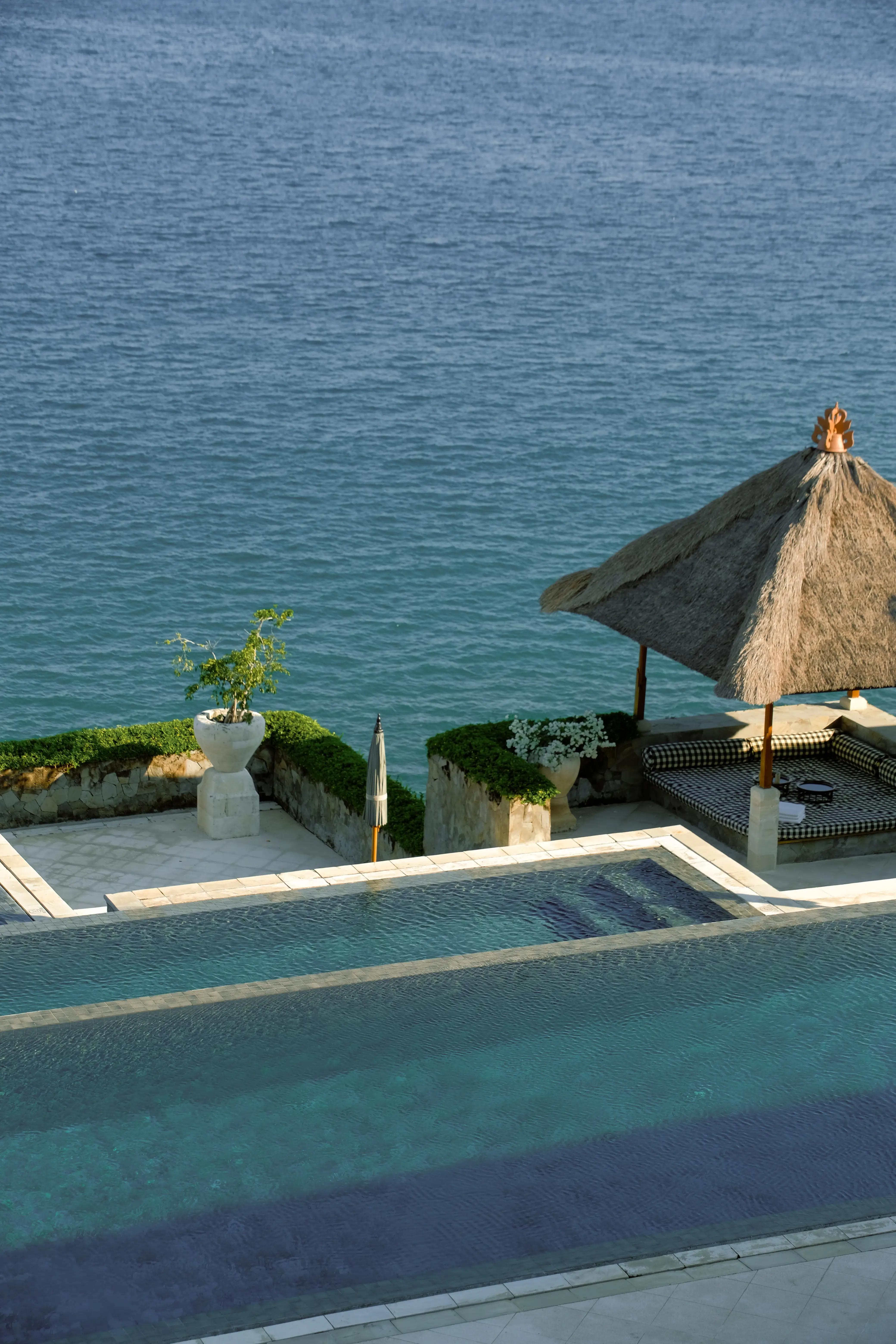 amankila resorts with its tree infinity pools