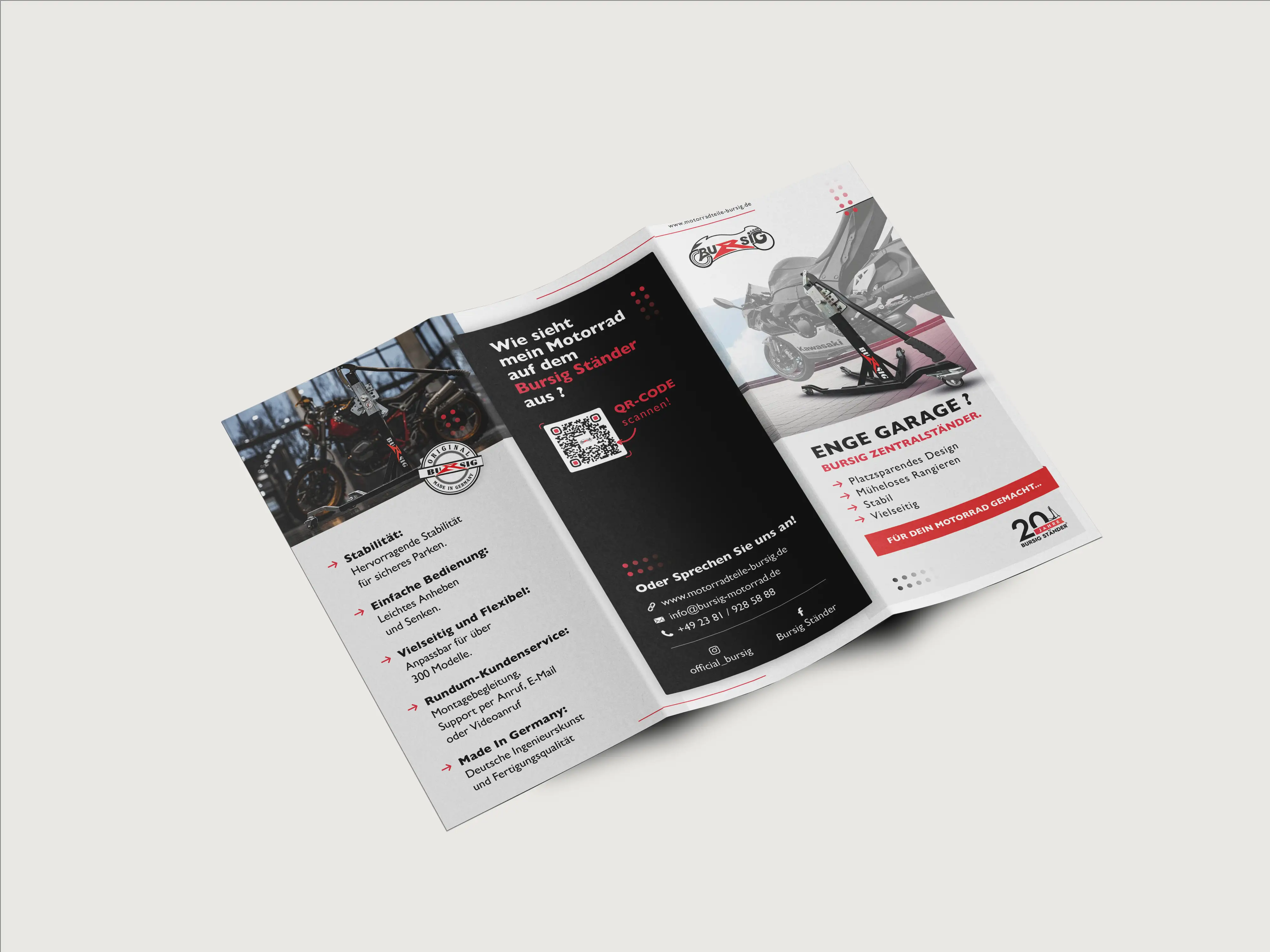 Rückseite des Bursig-Flyers mit QR-Code, Kontaktdaten und Social-Media-Verweisen