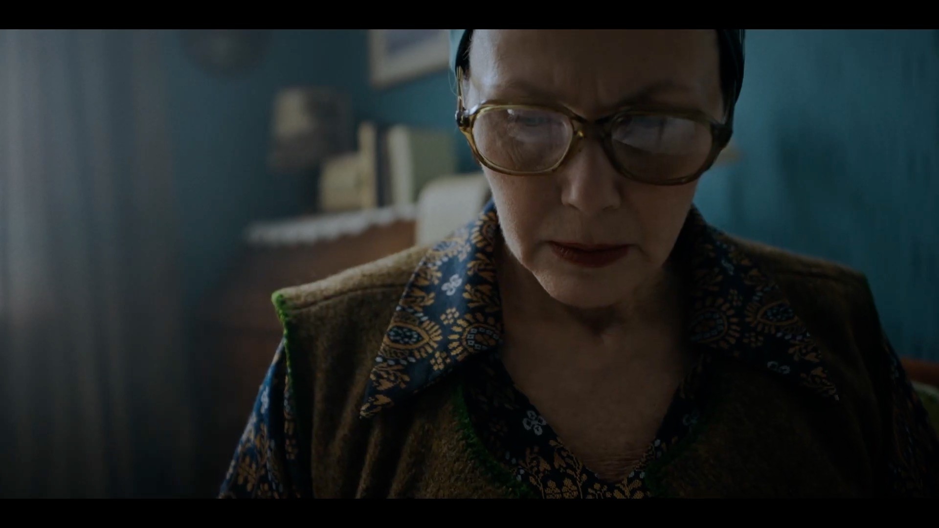 a black female model