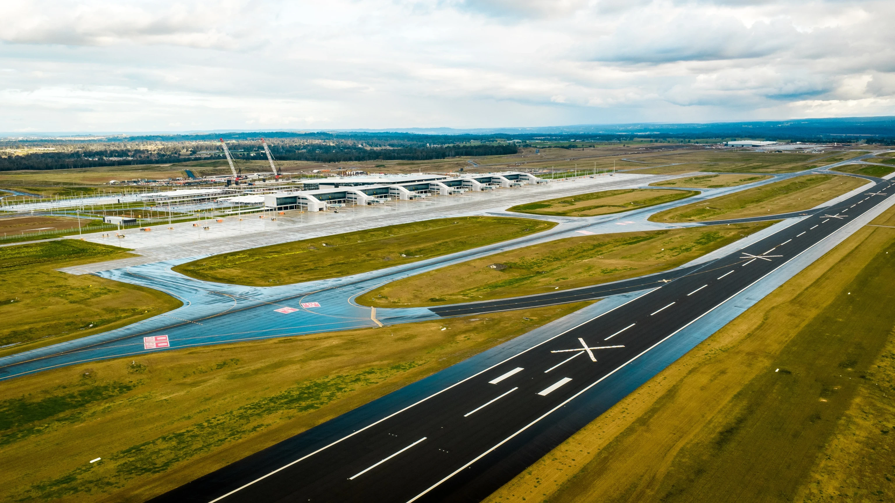 Western Sydney airport airstripe