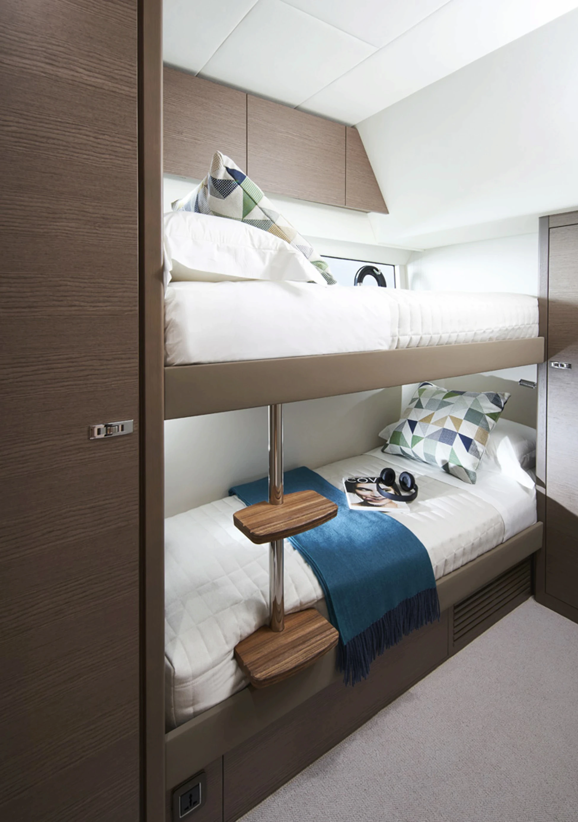 Princess V55 Twin Guest Cabin