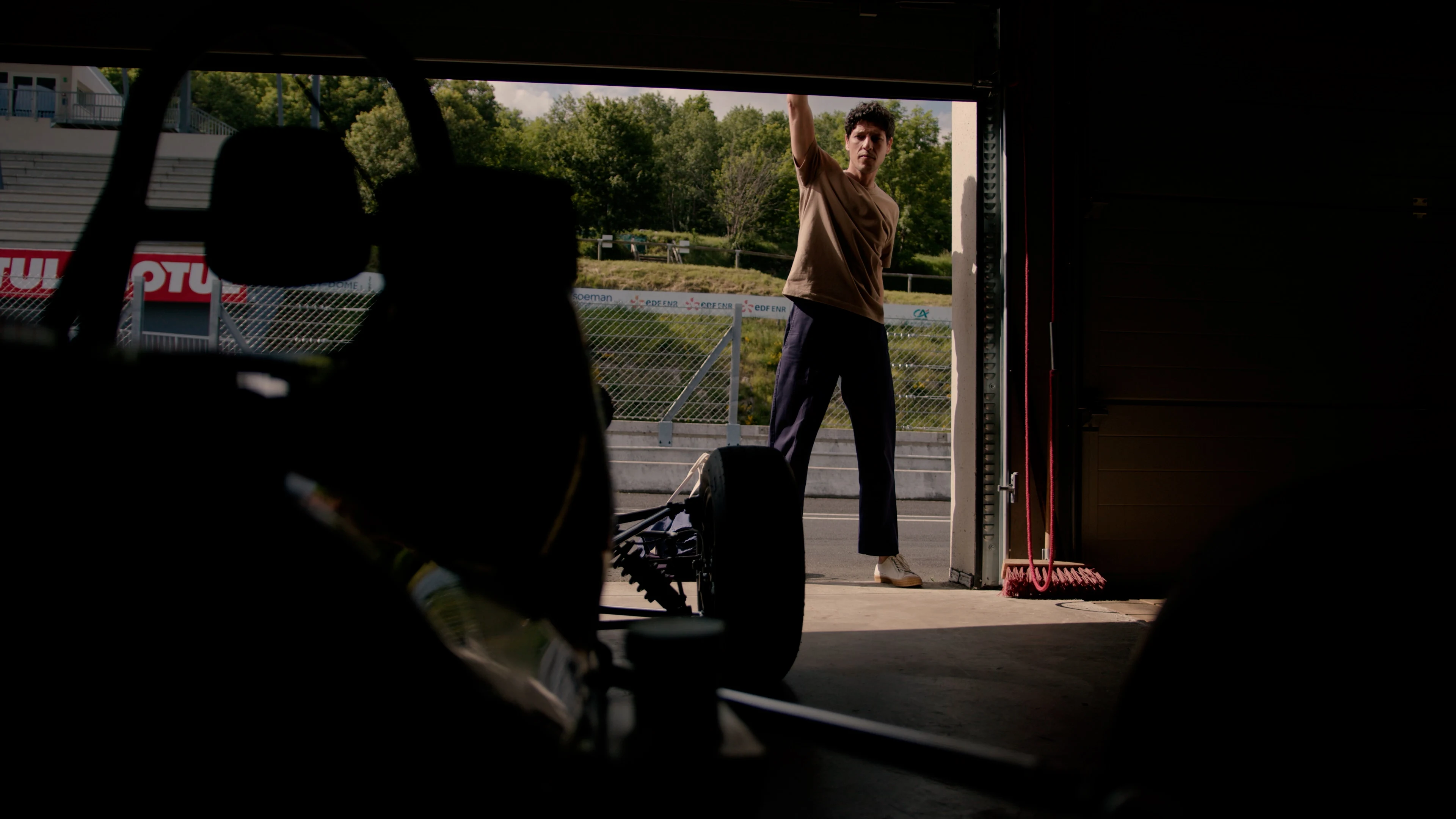 ouverture garage padock asphalte man