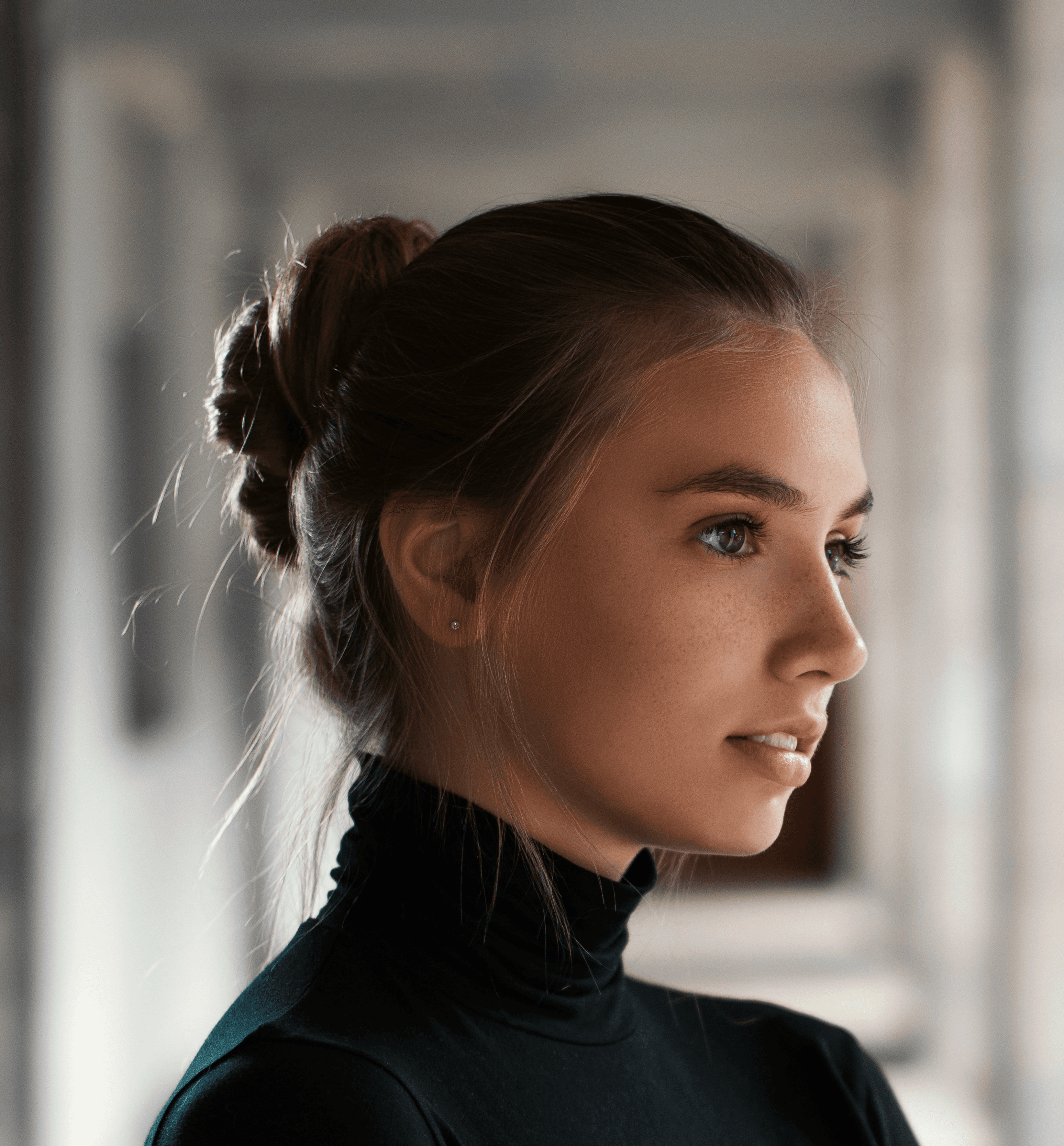 woman in black long sleeve shirt