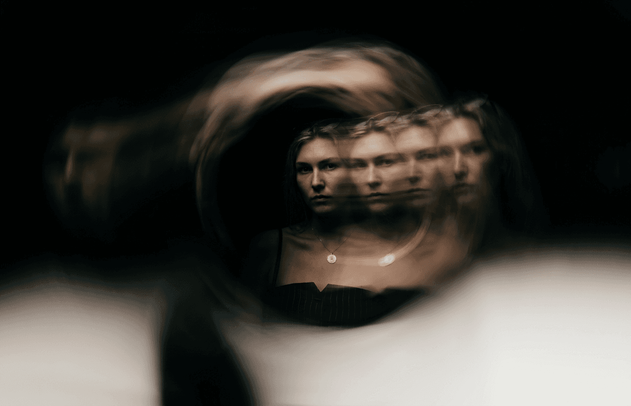 Atmospheric warm-toned portrait used as the header image of B&O Consulting