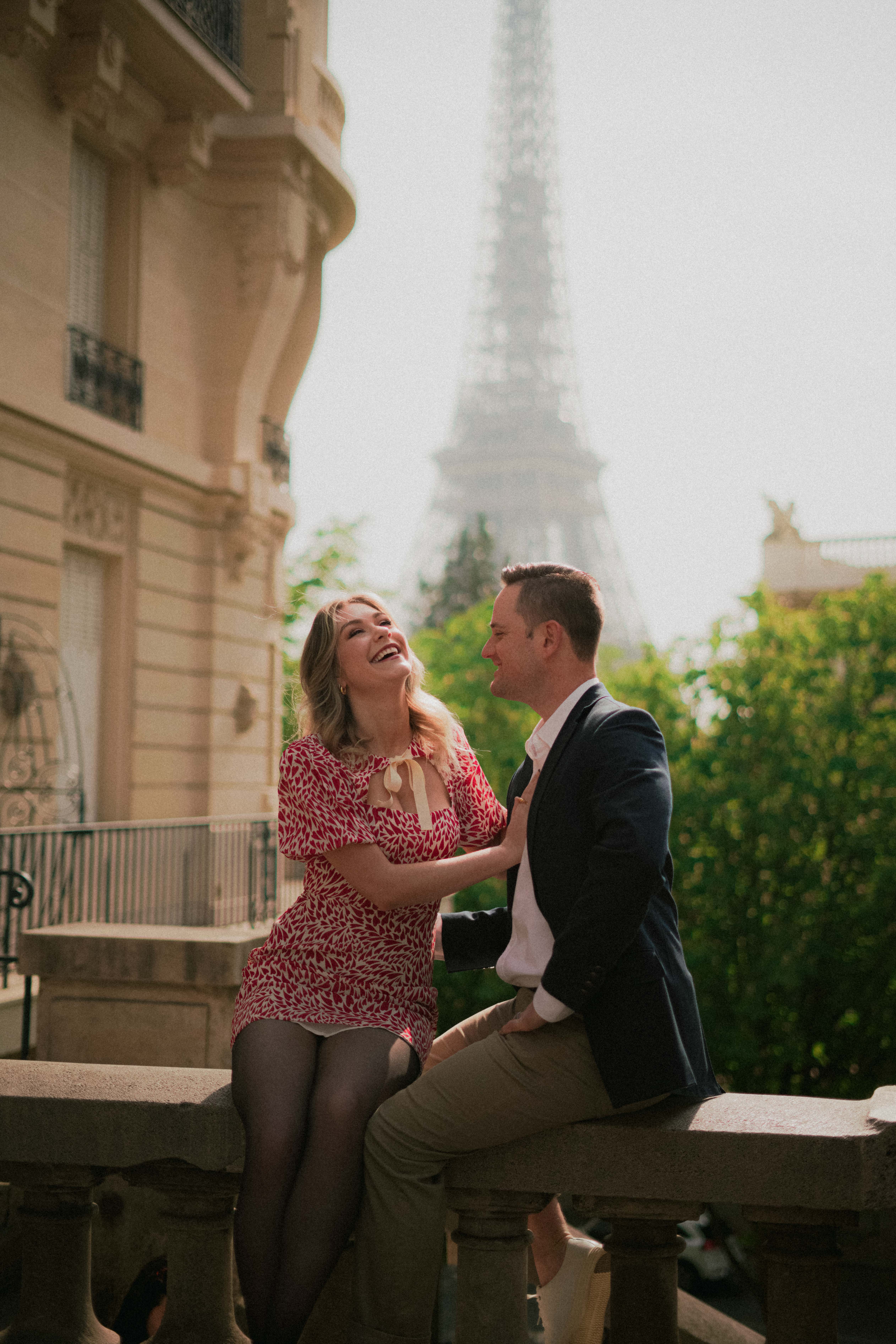 Paris Photographer - LeParisPro. Weddings, engagements, proposals, lifestyle and fashion photoshoots.