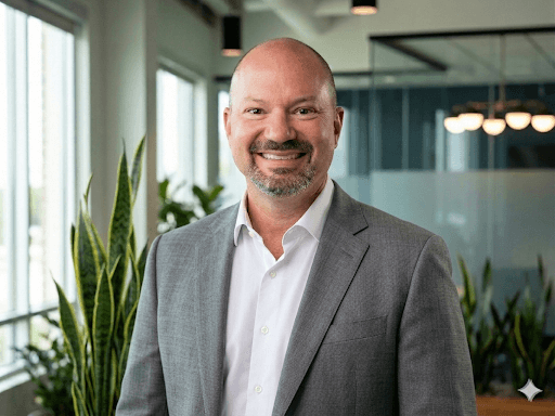 Portrait of Daniel Hayes, founder of EarlyBird.