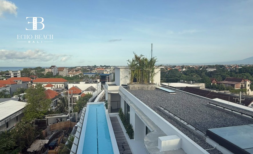 Echo Beach Suite Penthouse Private Pool, Bali: Large, luxury private swimming pool and sun deck. Exclusive outdoor amenity in Canggu accommodation.